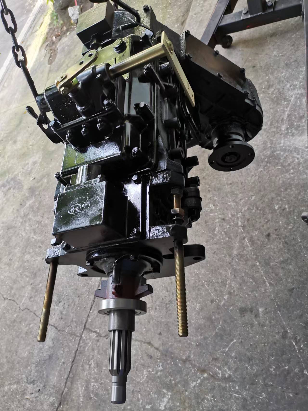 各种四驱分动箱.3533 1350 230 530等