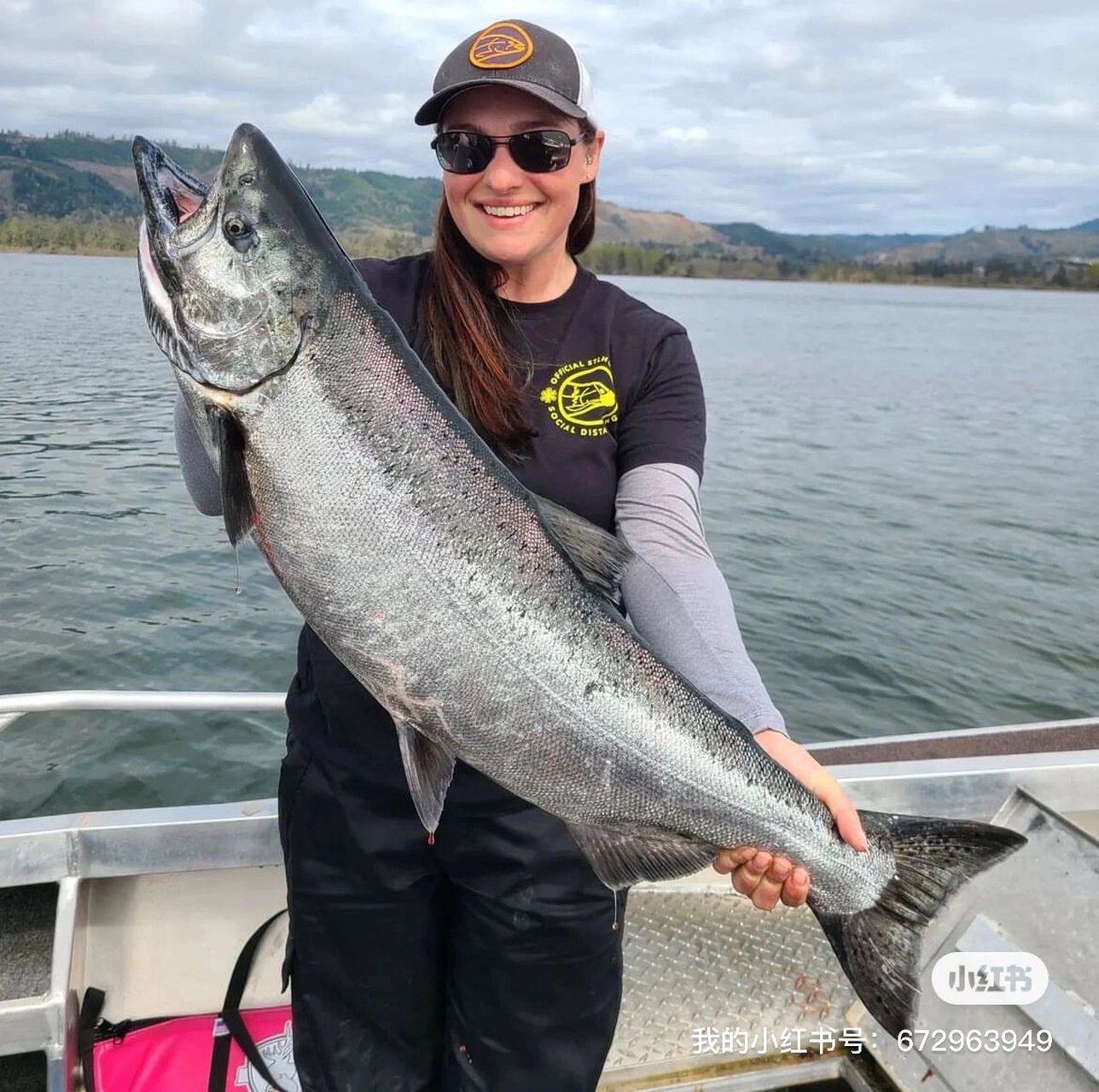 海钓三文鱼装备清单,澳洲海钓 海钓攻略技巧      钓鱼带或弹力绳(放