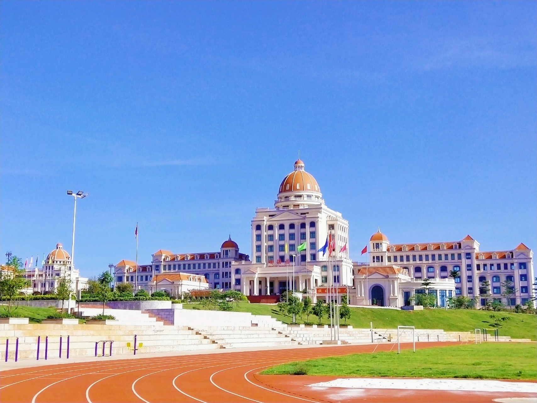 广西外国语学院 大山里的魔法城堡   这个夏天  我们广外相遇 1662