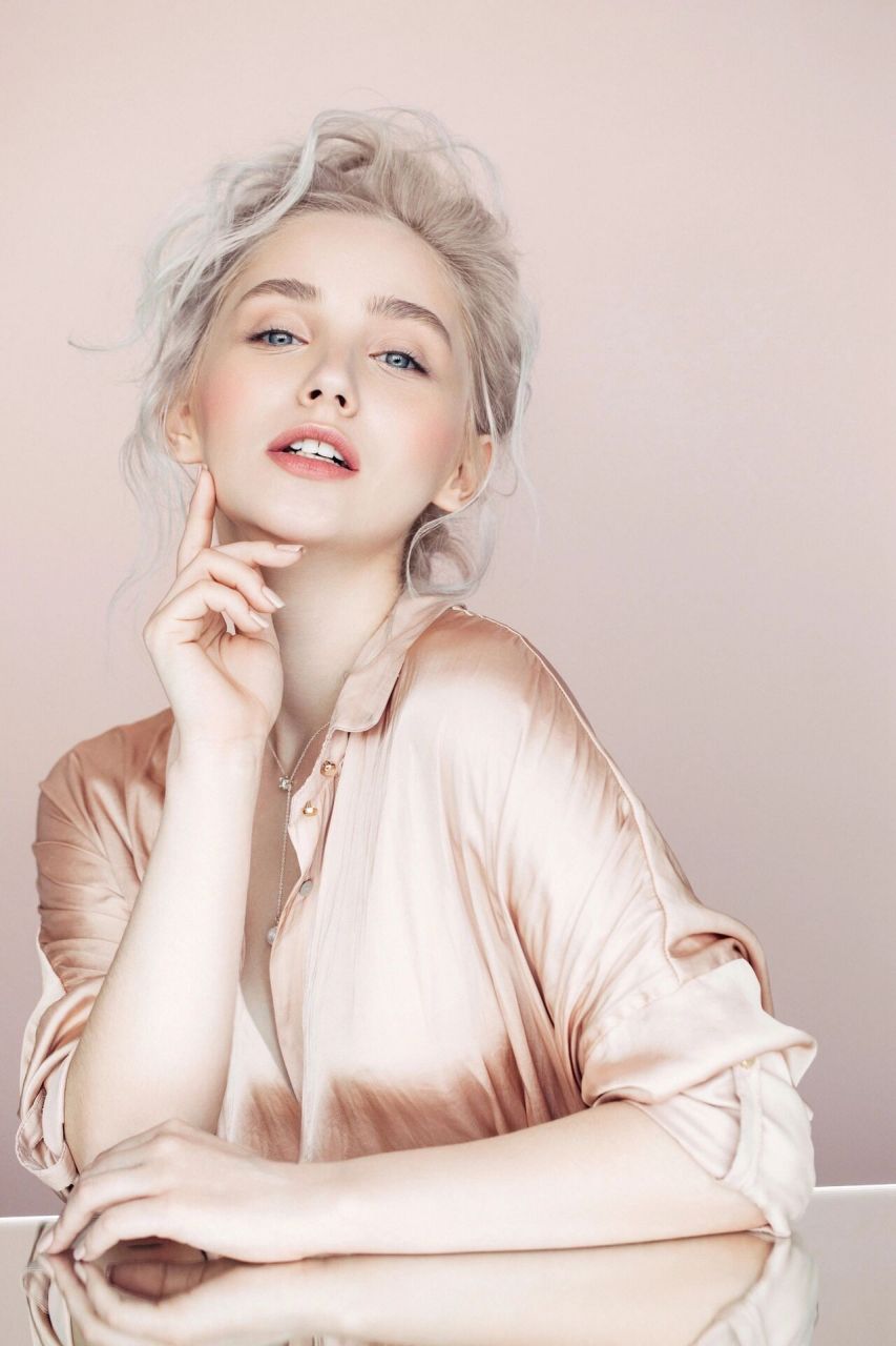 欧美女模特高清大图医美美业素材 好看 截图直接用 需要原图留言喊