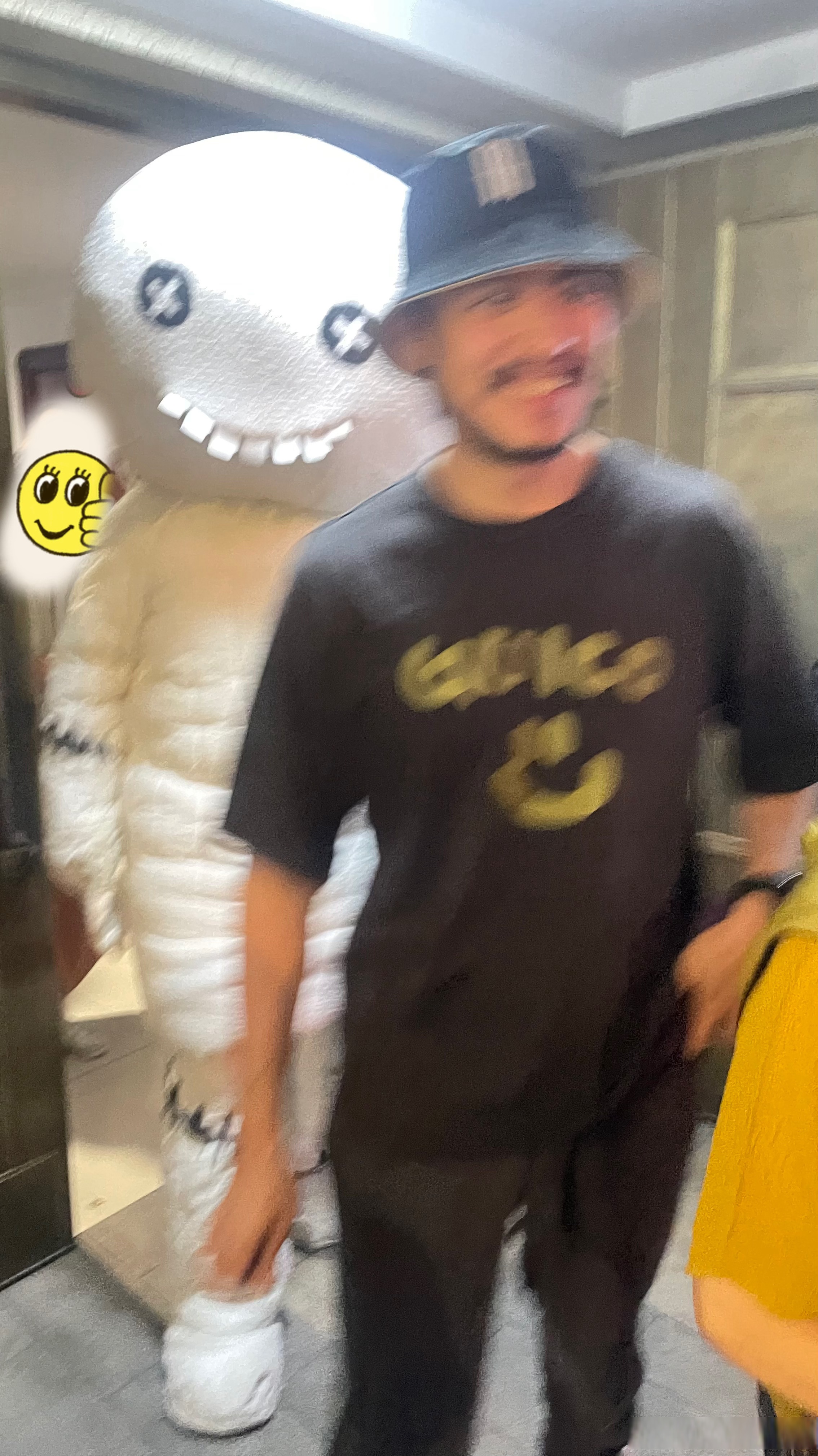 柔软的枕头人,甚至牙齿都是枕头,阴暗的题材却被暖意包围,真好 散场时