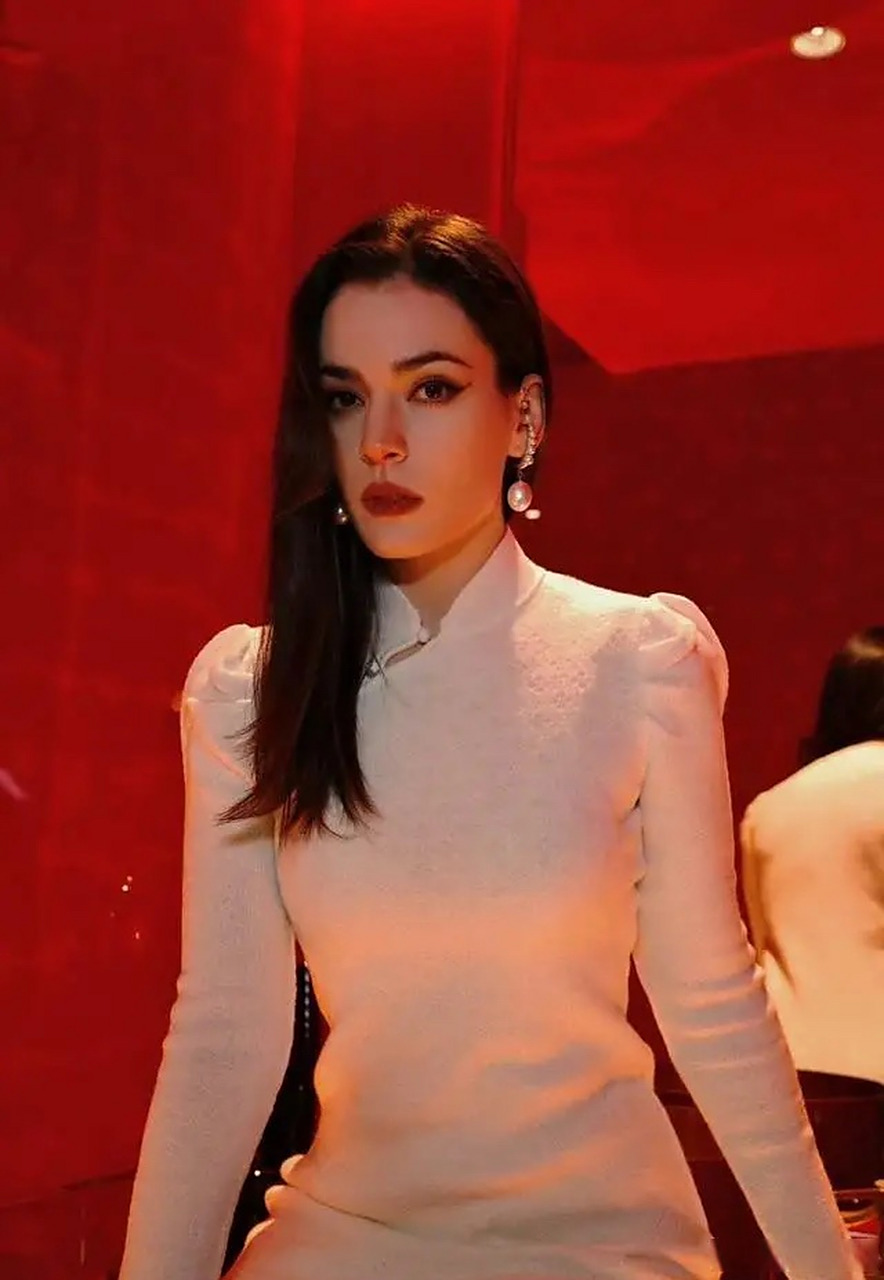 唐伯虎 乘风4其实这位唐伯虎(annie lowdermilk)是一位出生在丹麦的美