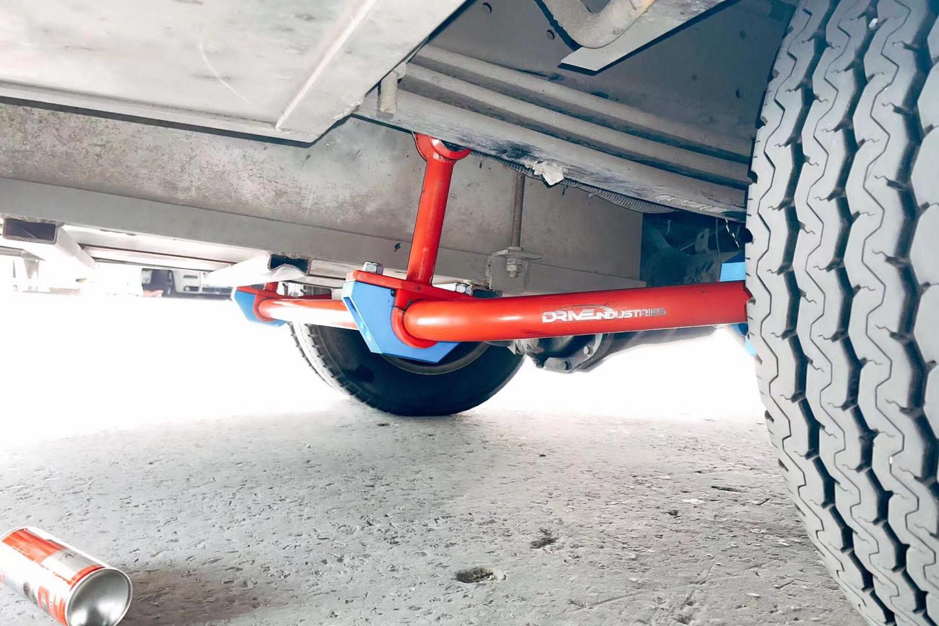 房车改装配件 房车改造 欧胜 安装依维柯欧胜钢板弹簧车型稳定防倾杆