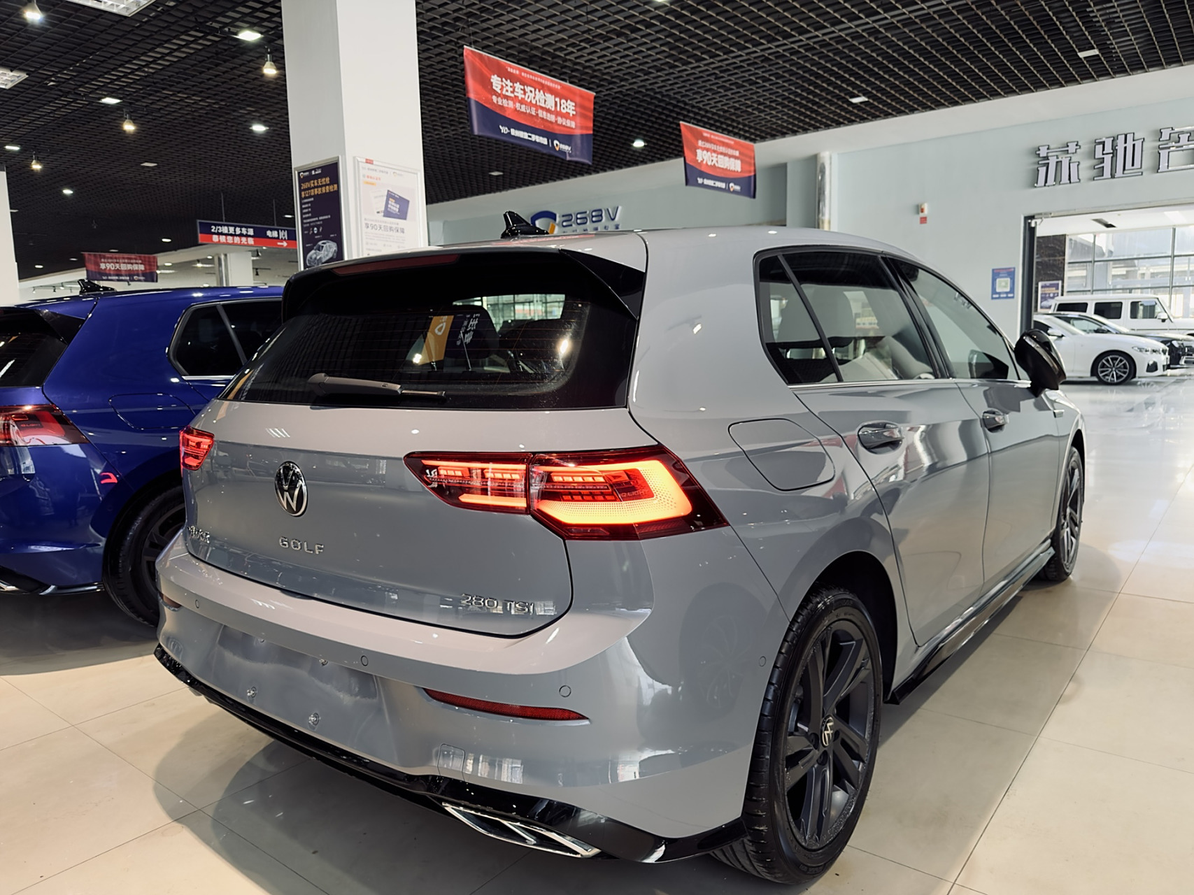 23款 高尔夫8代r-line 共计两台高8rline 月岩灰22年4000公里  原漆22