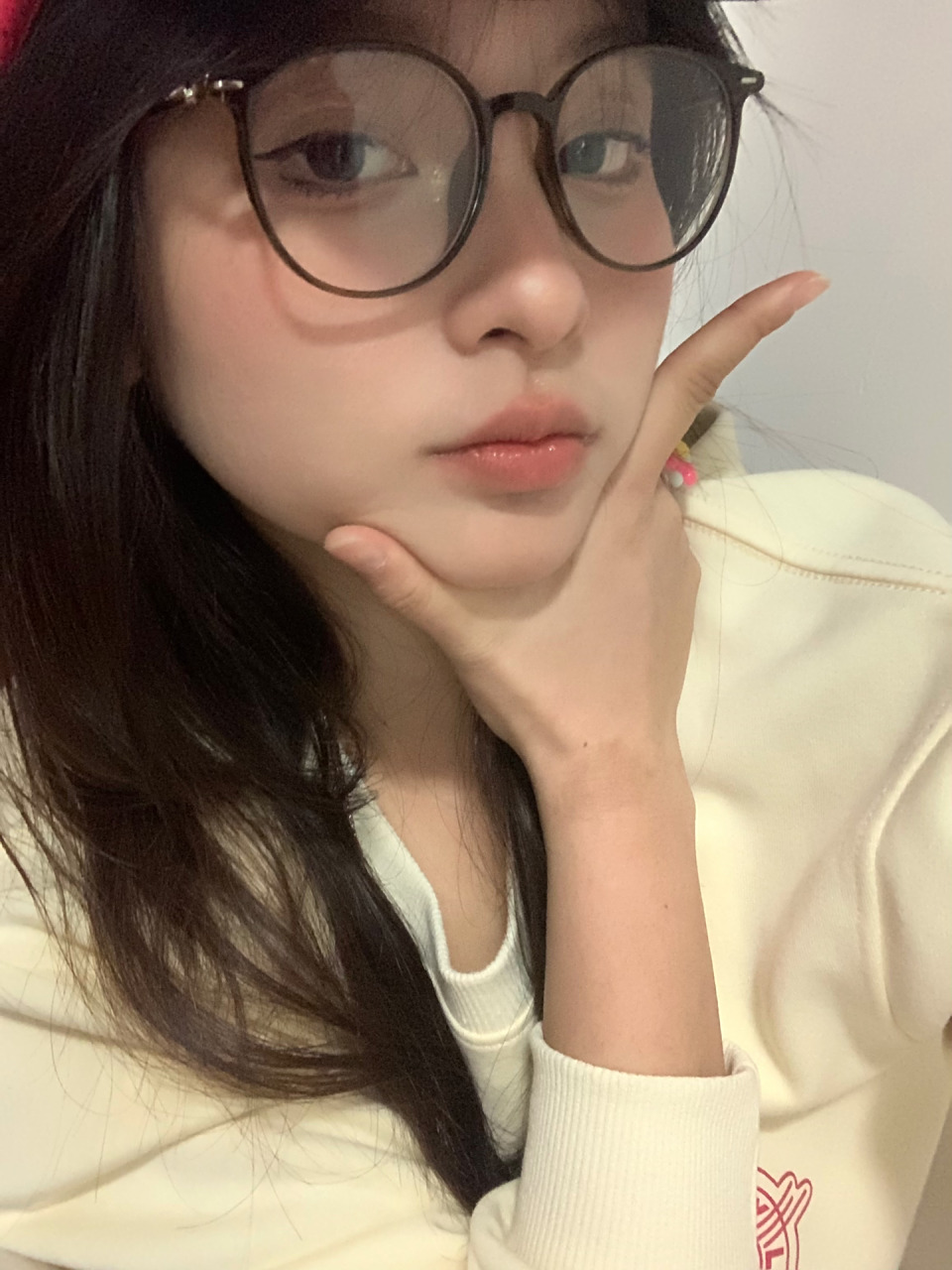 巨显脸小的甜妹眼镜太爱了 终于让我挖到了适合圆脸的眼镜架99 不大