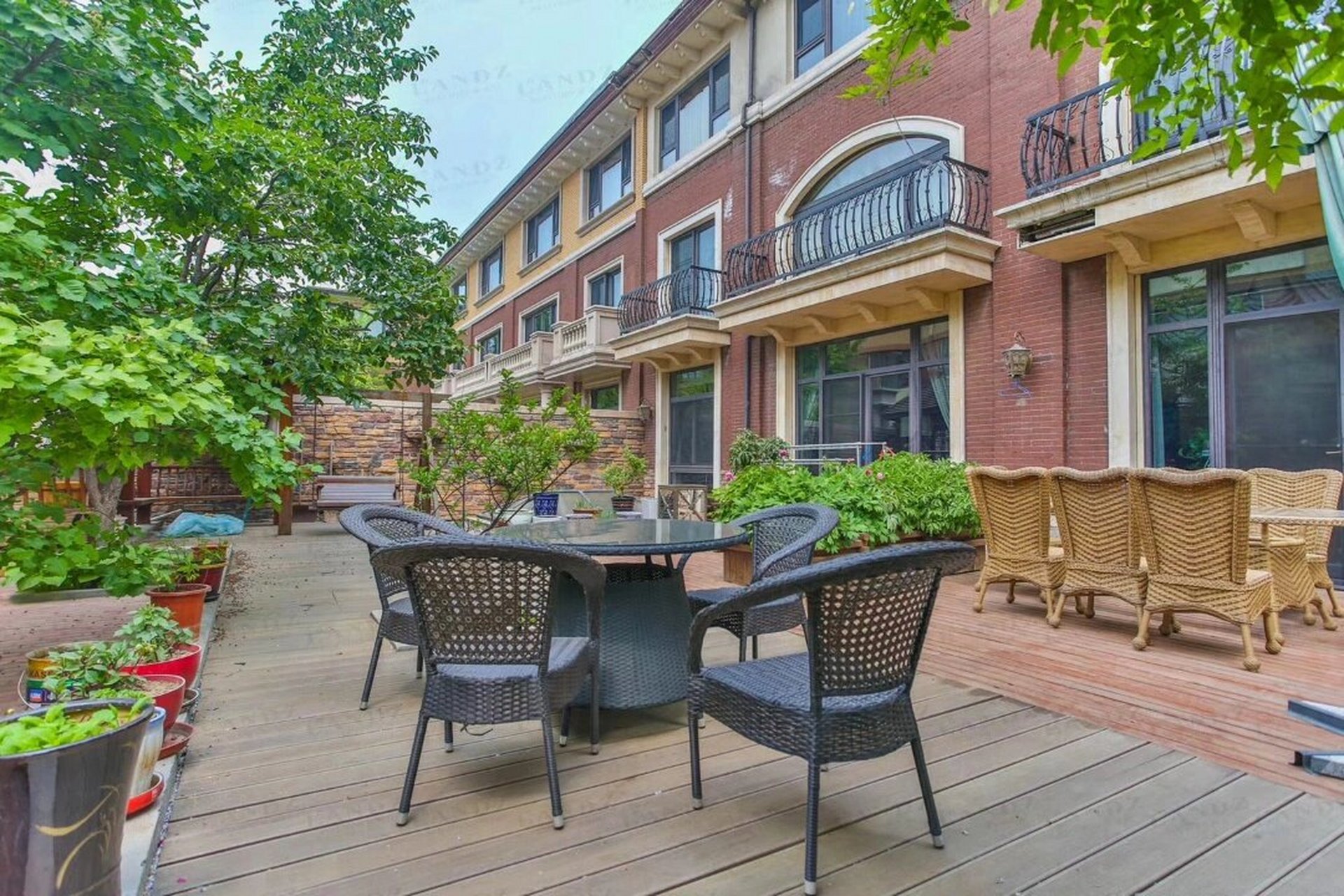 西三环别墅——万城华府玺园,两套联排打通 三山五园环抱,依巴沟山水