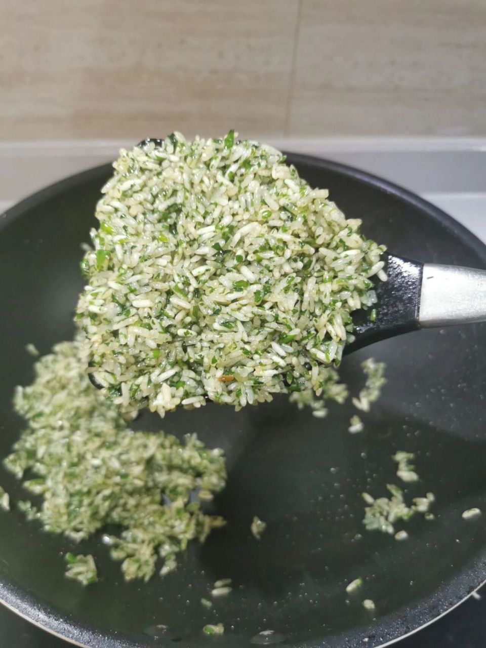 粤西的蛤蒌叶饭真的太好吃了!绝对是米饭届的战斗机!