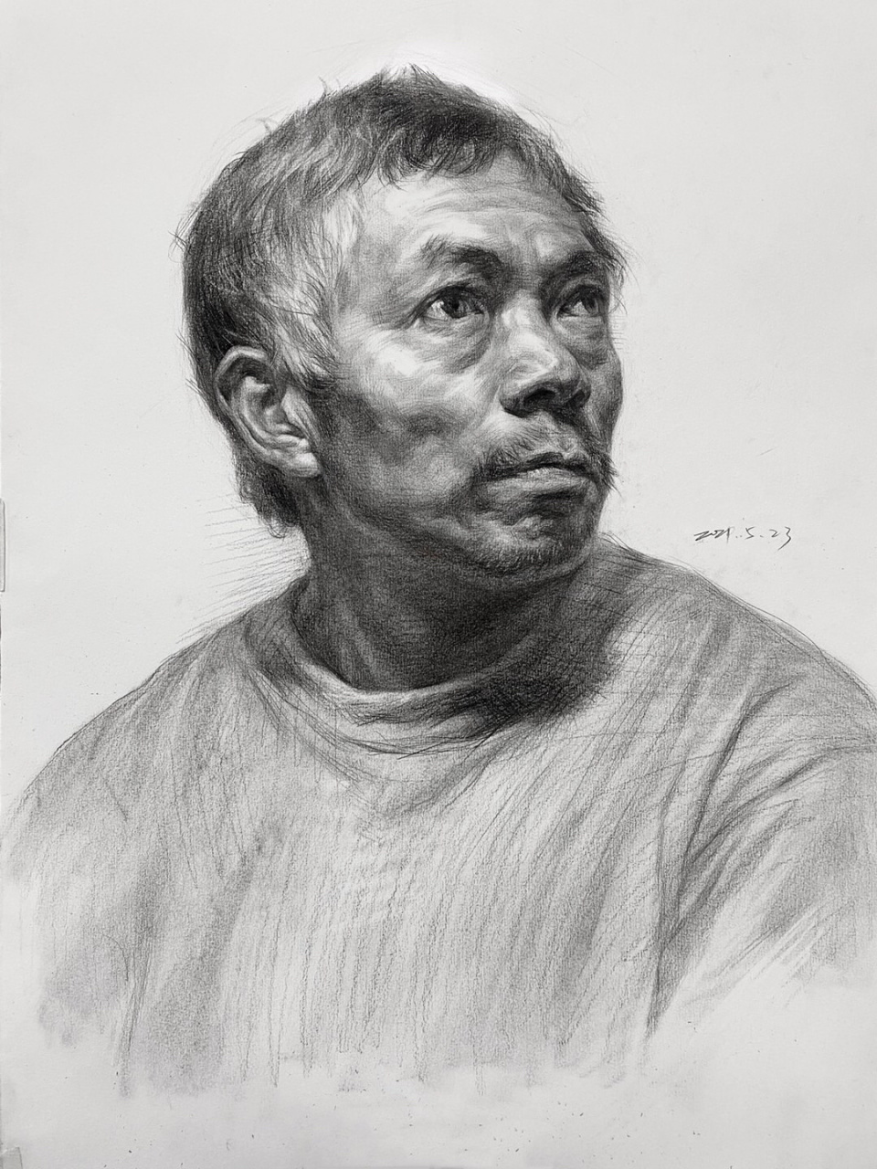 陈赞杰老师素描头像作品欣赏～ 陈赞杰老师简介 毕业于天津美术学院