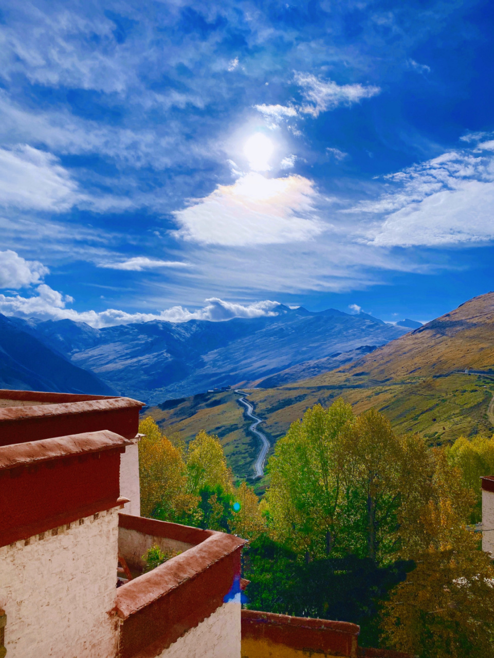 93"甘丹"意为喜悦 为藏传佛教的三大起源地之一 位于拉萨达孜县拉萨