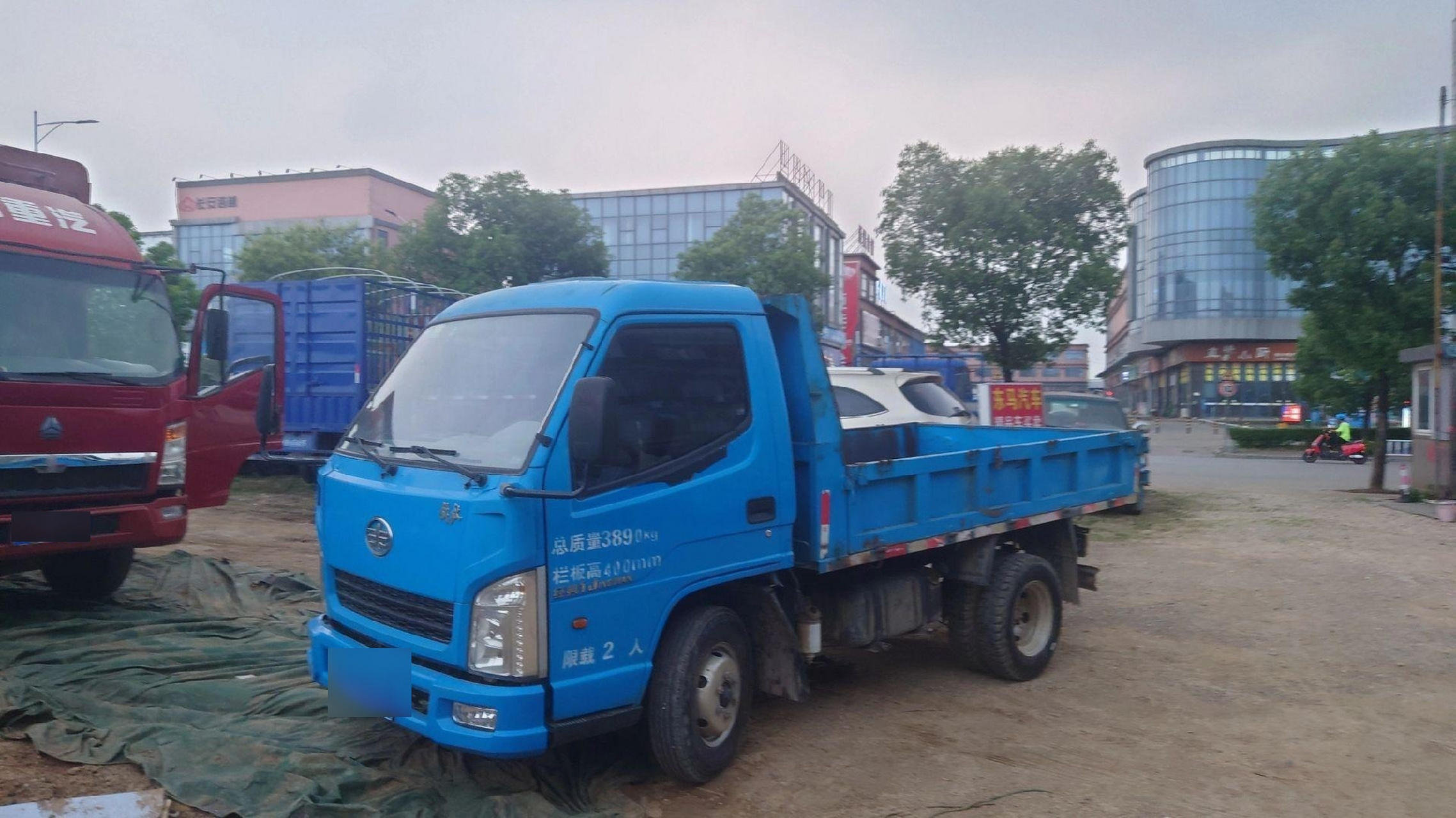 3米长解放自卸翻斗车