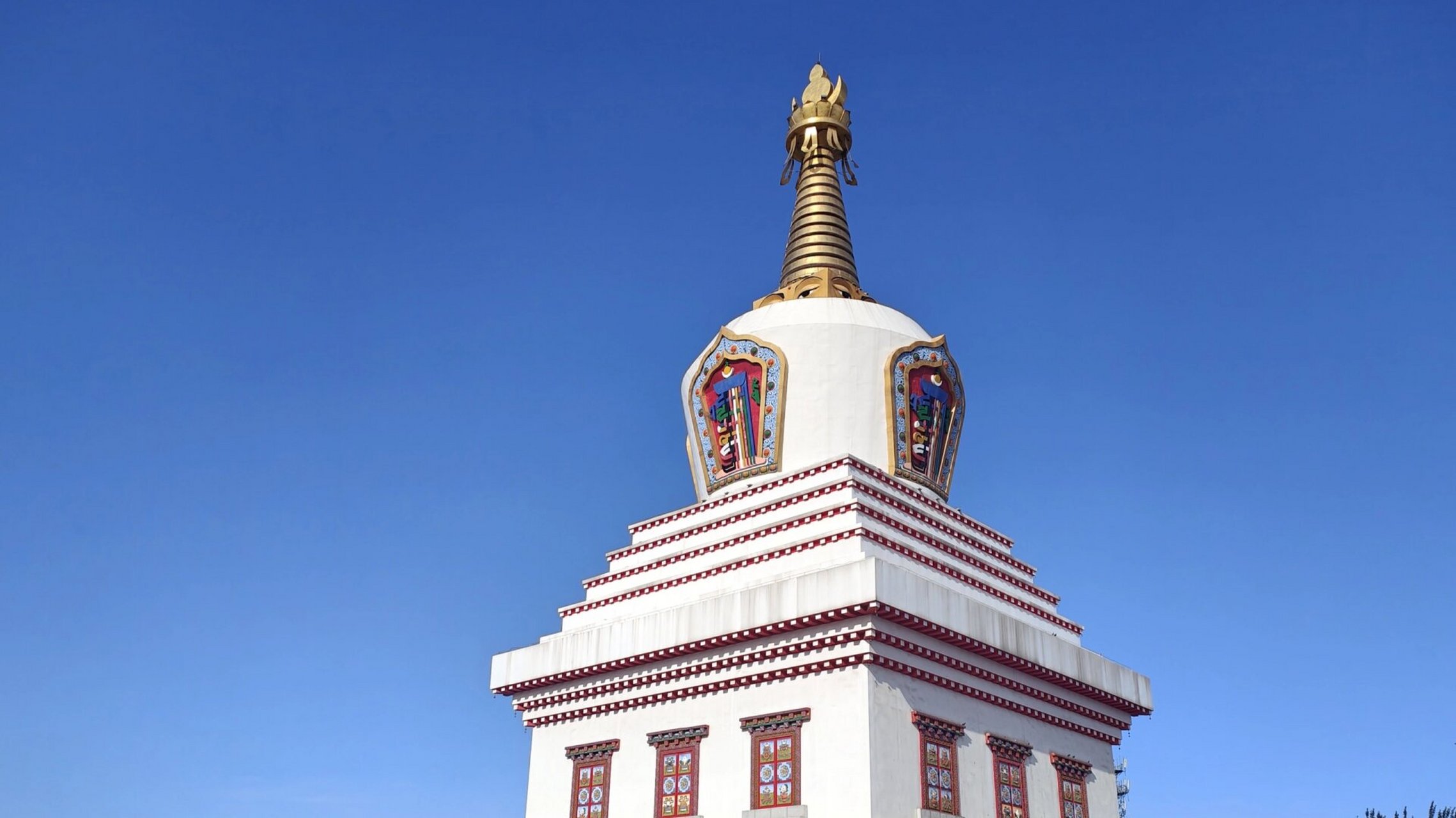 呼和浩特宝尔汗佛塔Ⅰ世界第一佛塔 绕塔三圈请默念五字箴言 僧人