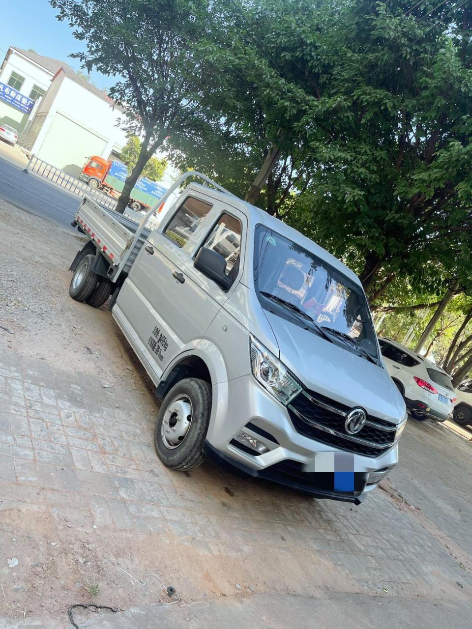 准新东风双排平板微卡.准新东风小霸王双排平板,3米斗,1.