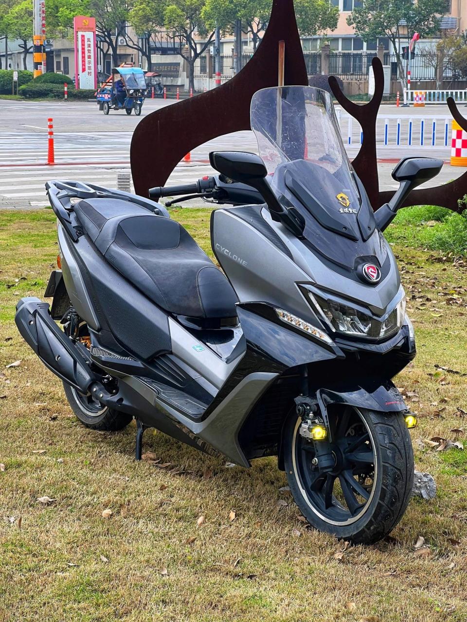 赛科龙rt3踏板摩托车 250cc大踏板 个人一手 行驶8700公里加装了一对