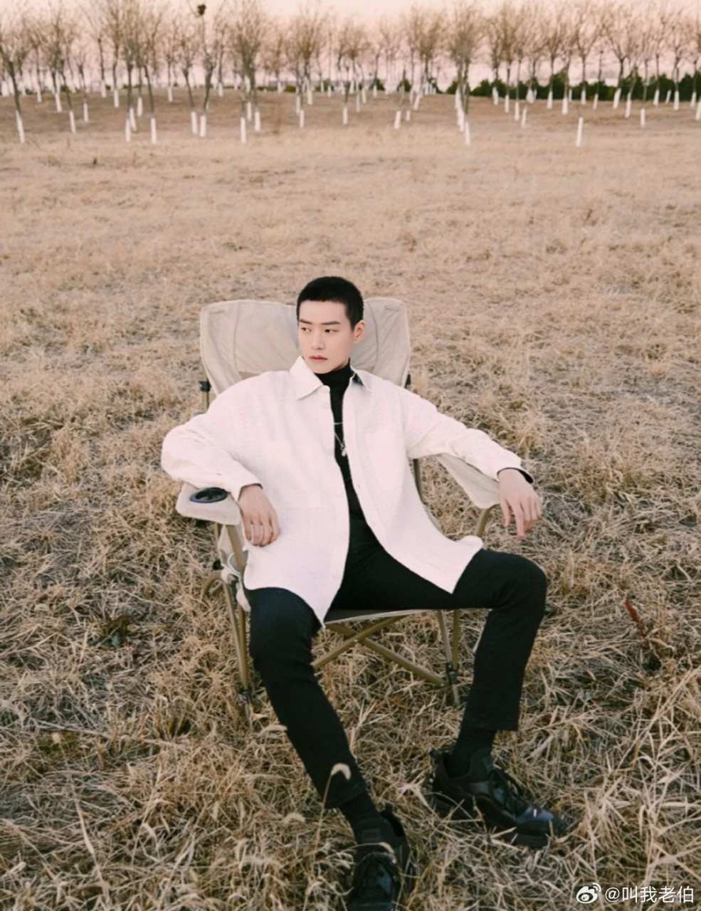 魏大勋竟然还剪过寸头,这样看他的头是真小啊