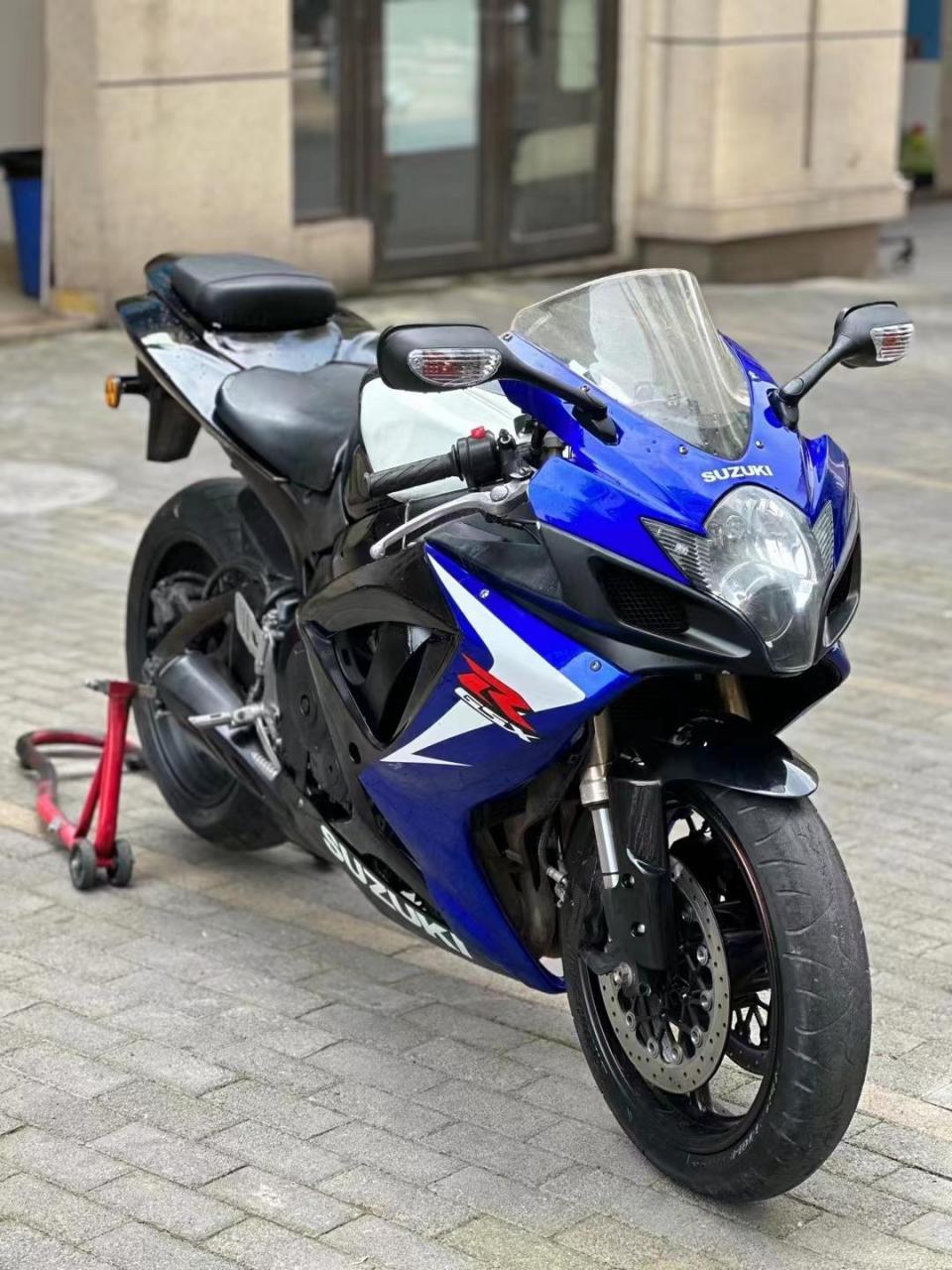 2007年铃木k7小r gsx600r 成色细节不错 全车都是原装的 原灯部分原版