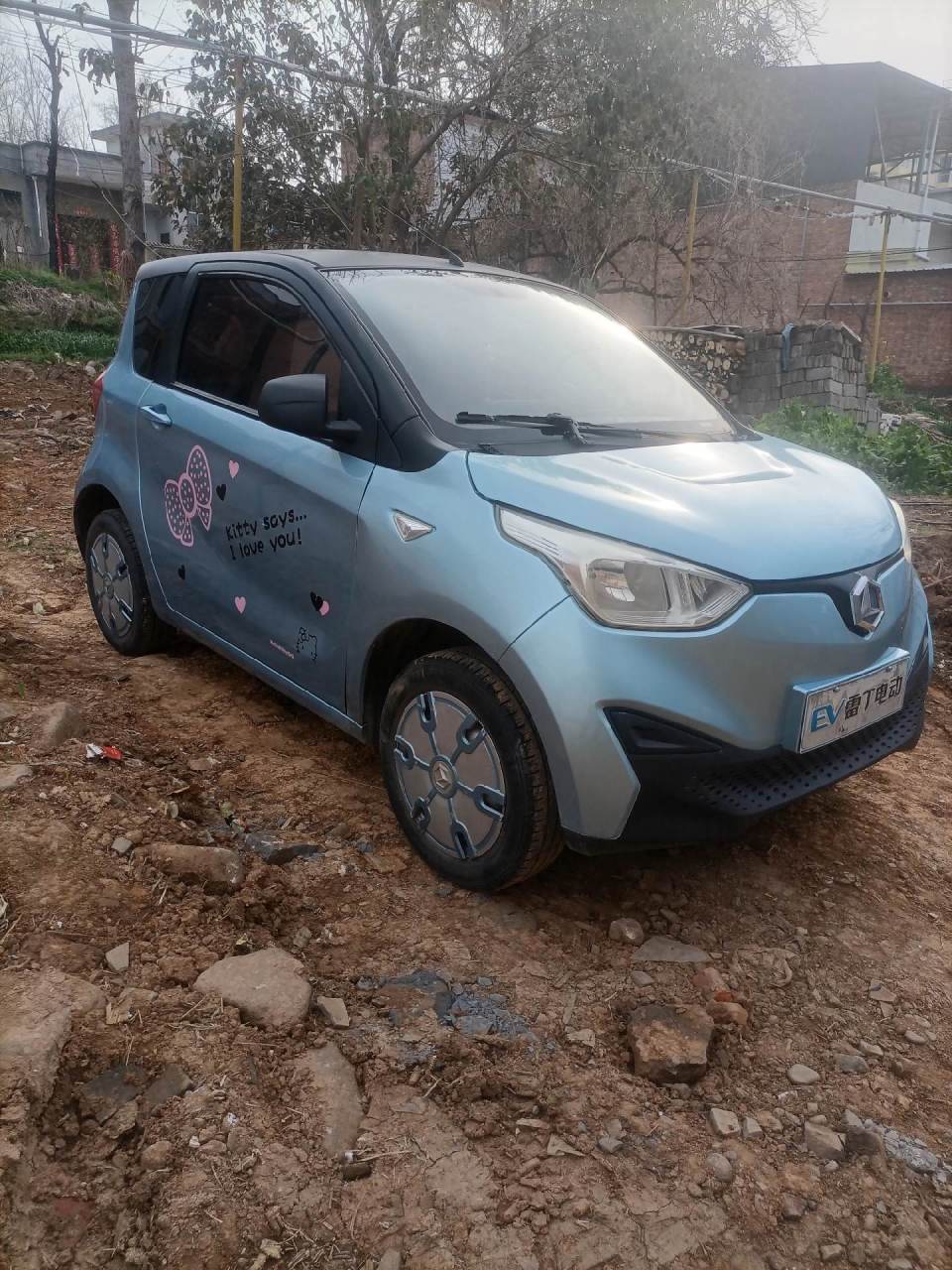 雷丁coco,前驱车,舒适性高,地盘减震器好无异响,内饰干净,里外抢眼.