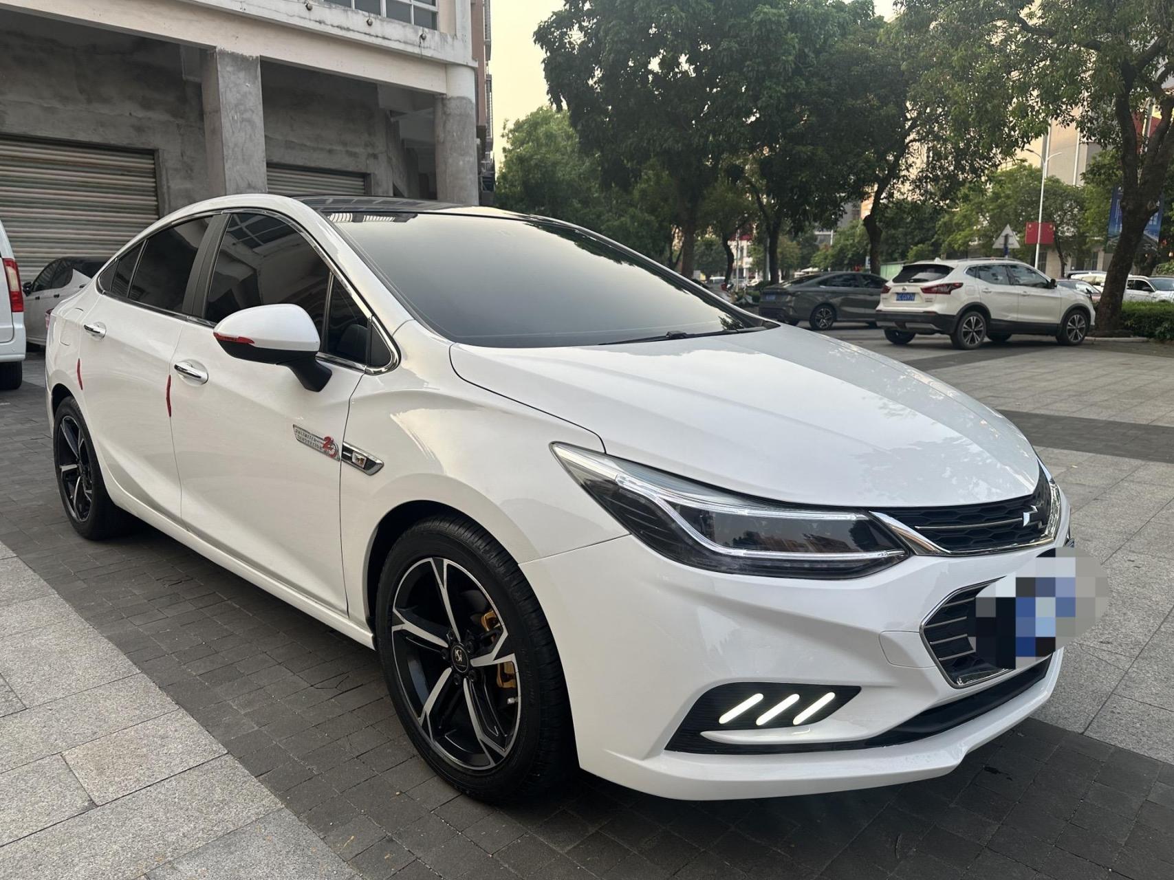 18年科鲁兹自动先锋天窗版,个人一手车,实表3万多公里,铁件原版原漆