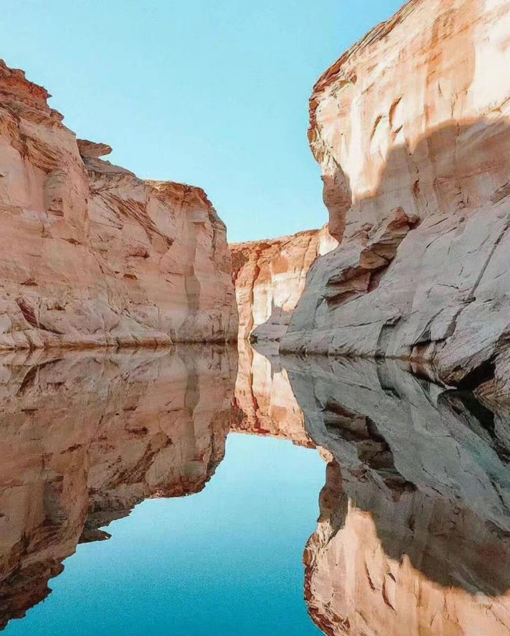 美国大峡谷(grandcanyon)大约有500层 美国大峡谷(grand canyon)位于