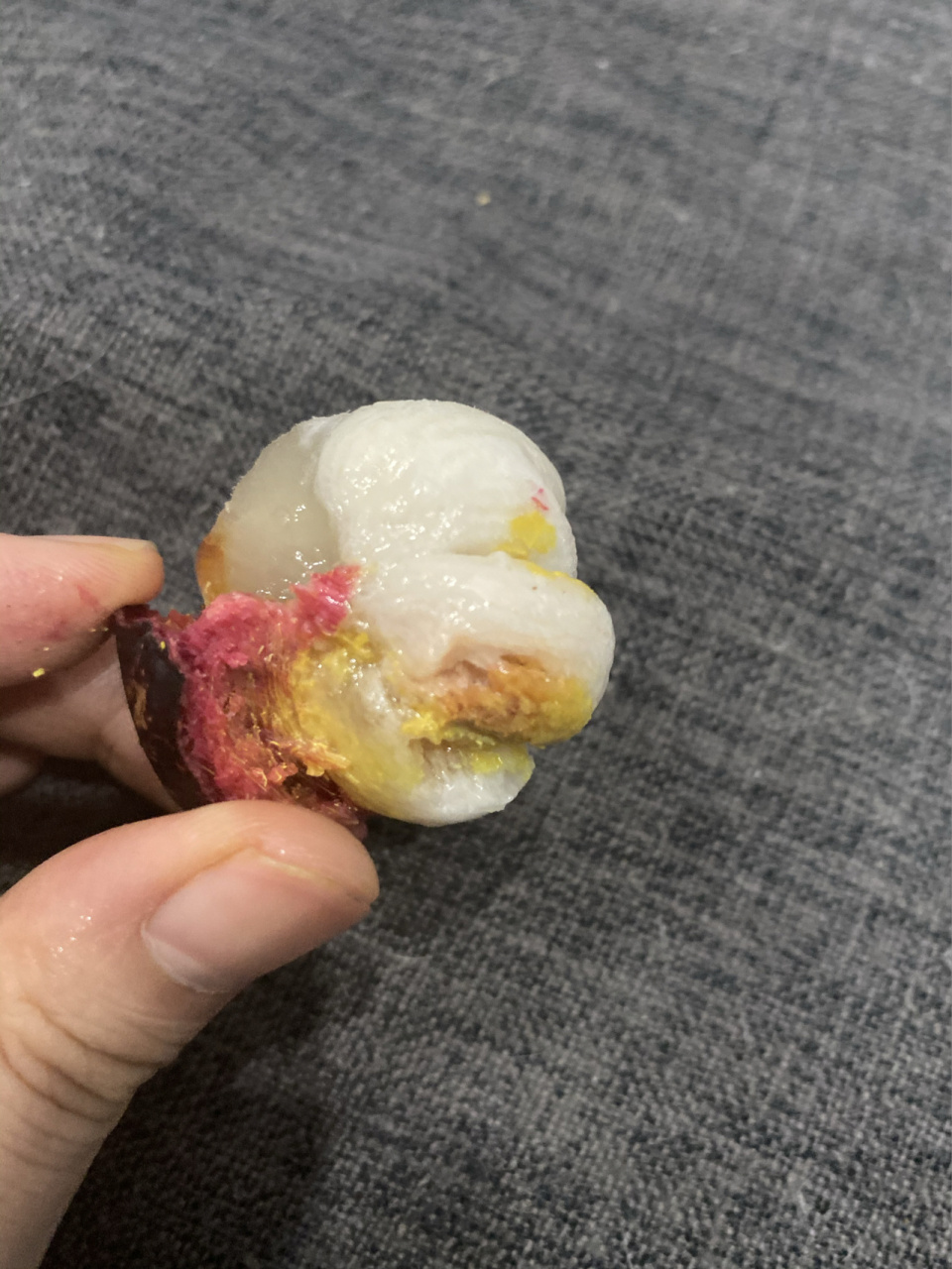 山竹这样就是坏了吧? 俗称糖化和右边黄色的就是坏果子了吗