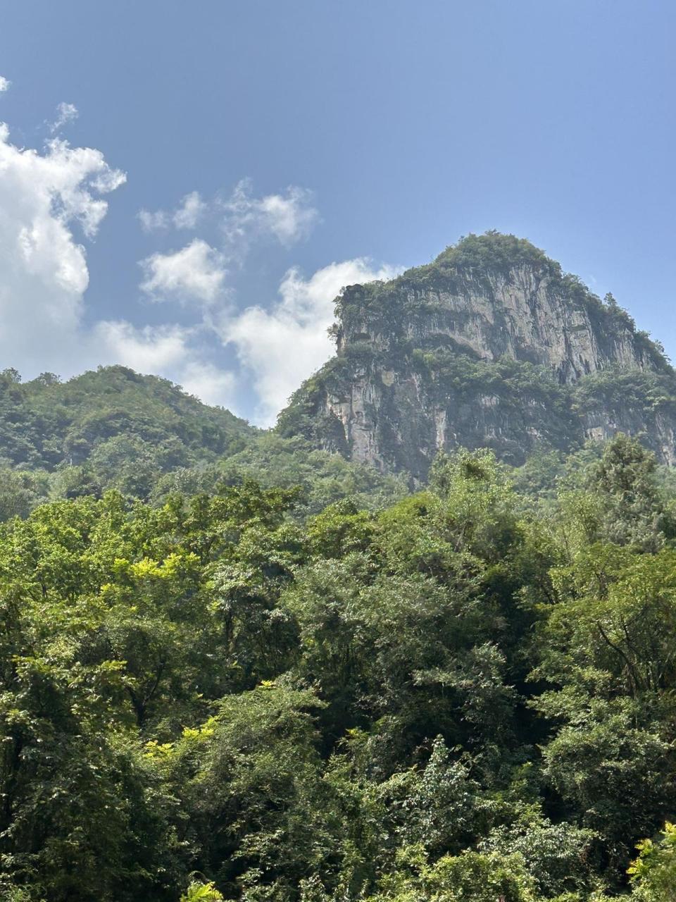 我与青山皆过客,你携秋水揽星河感受大自然的气息和美景 大山深处自然