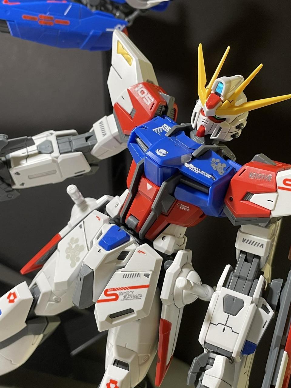 mg 创制强袭高达.作为创战者第一款通贩 mg,可算是再版了再版了.