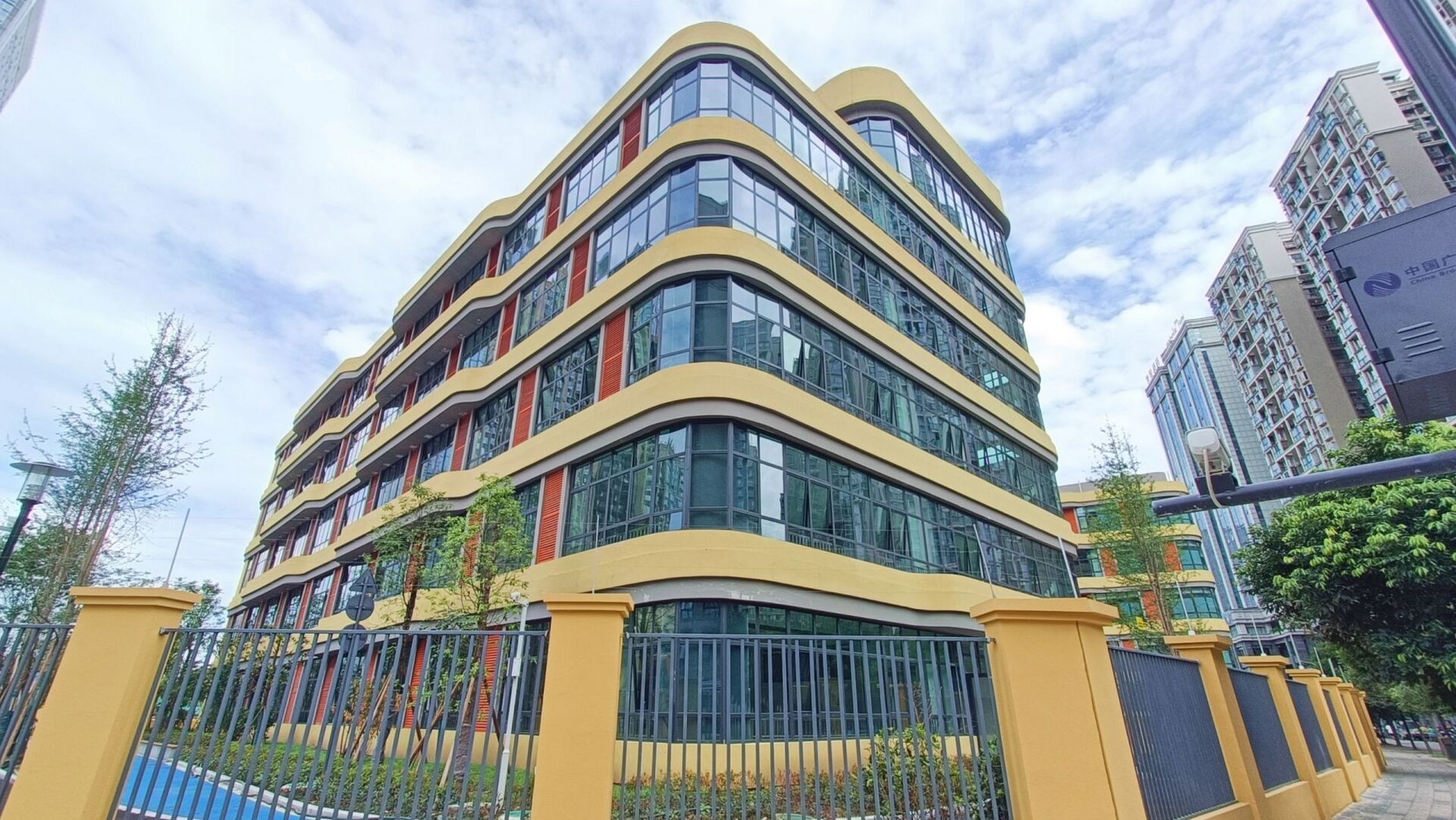 有多少人在等ta的97七中育才(东湖) 成都七中育才东湖校区丨是初中