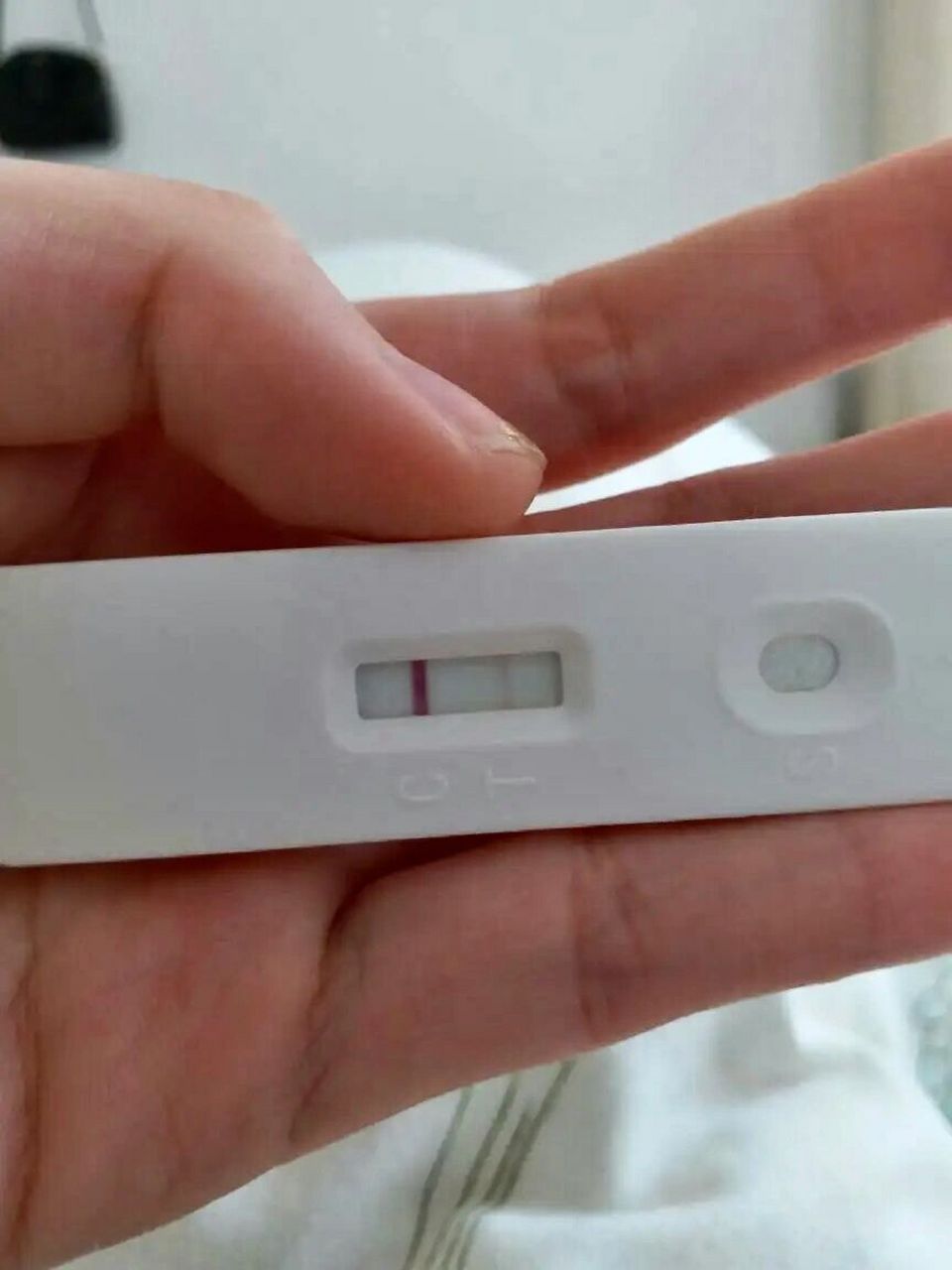 验孕棒一深一浅,这是怀孕了吗05 验孕棒一浅一深可能是怀孕了 验孕