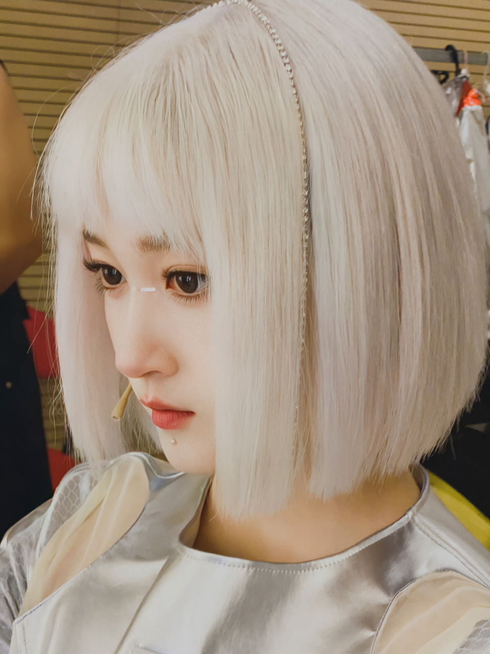 关晓彤镶钻发链#  好精致好高级的一张脸呐!