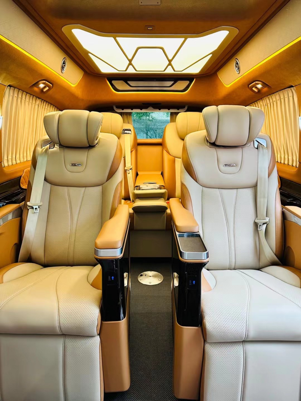 2023款奔驰v260l巴赫版商务93