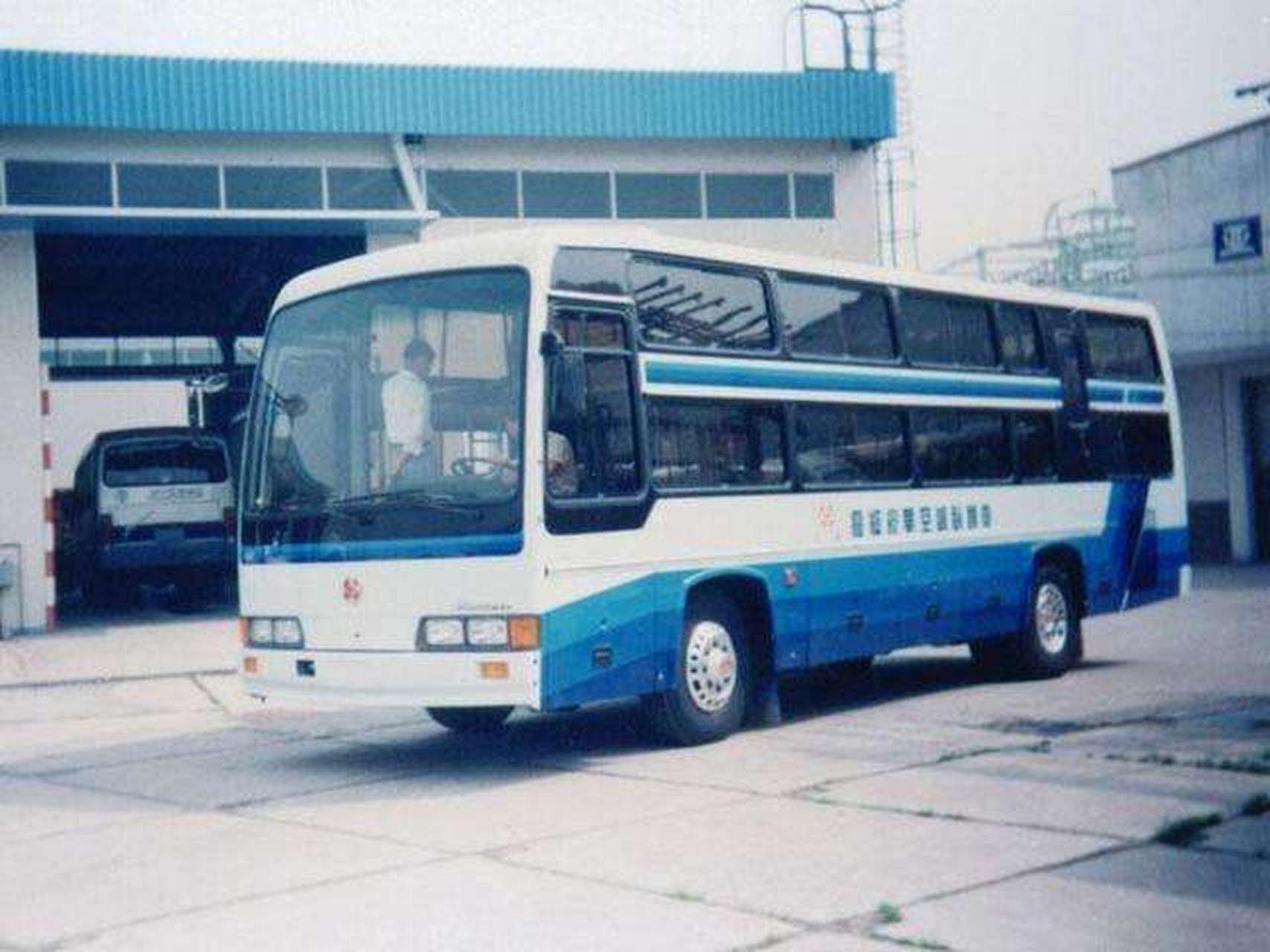 90年代中间生产 续>最后一代扬州亚星6973双层卧铺长途客车/发动机