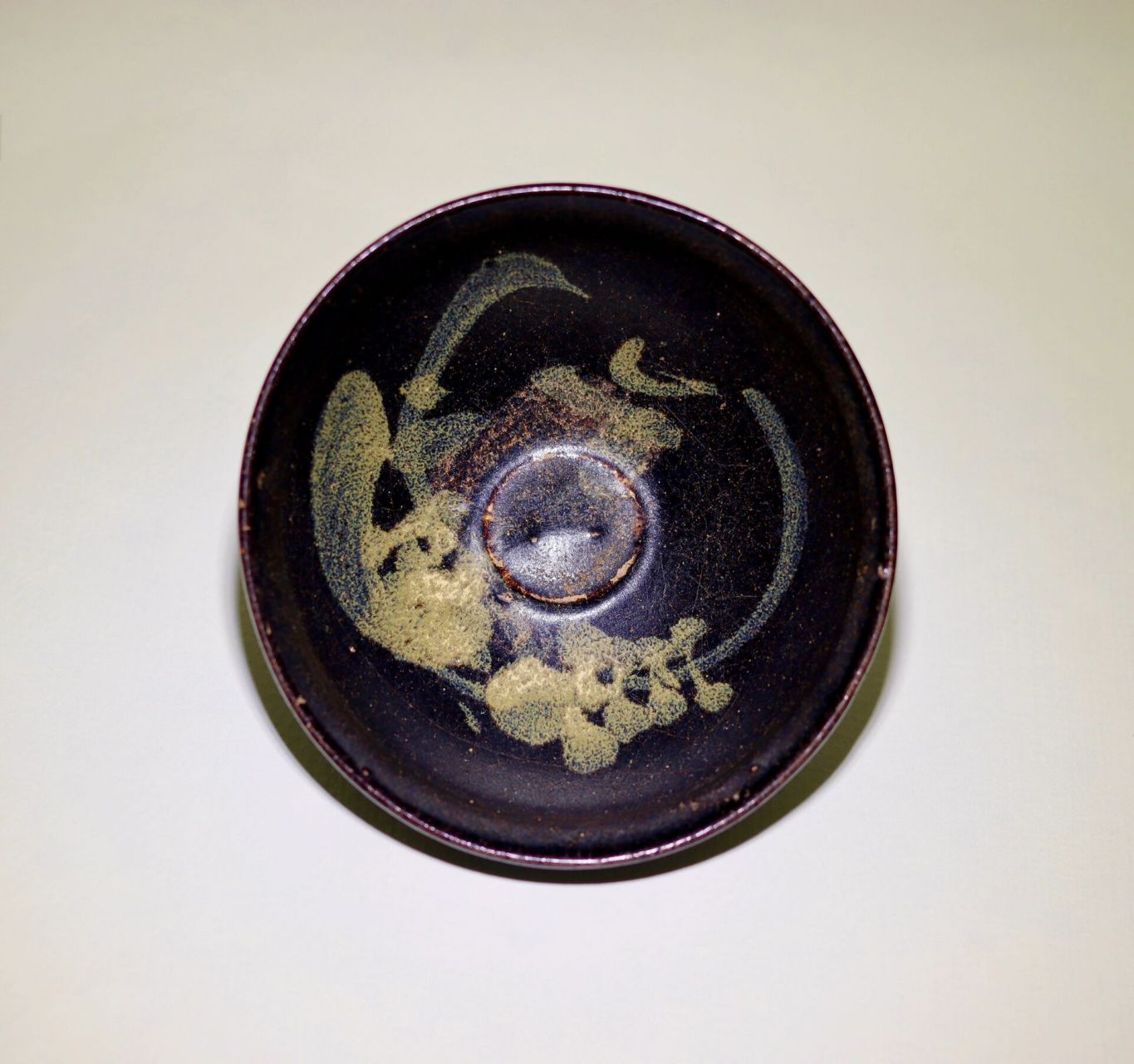 南宋吉州窑黑釉月影梅花盏 通高4.6厘米,口径11.5厘米,全品相.