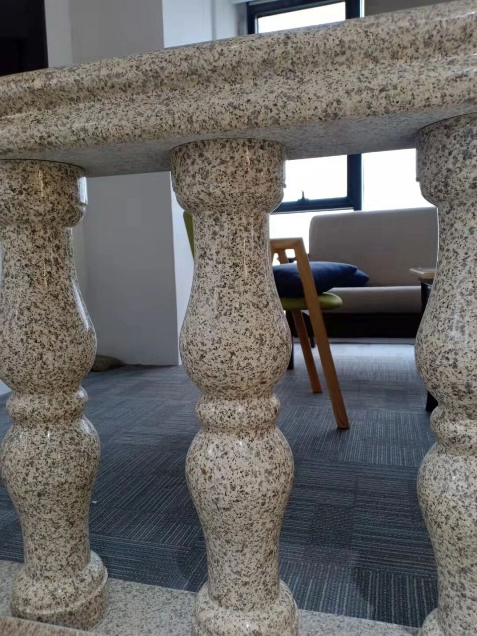 花岗岩栏杆花瓶柱 花岗岩石材做的花瓶柱看着就是大气,有质感.