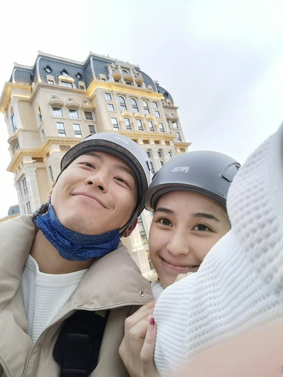 窦骁何超莲婚礼细节#港媒称邓紫棋是窦骁何超莲婚礼伴娘港媒爆料