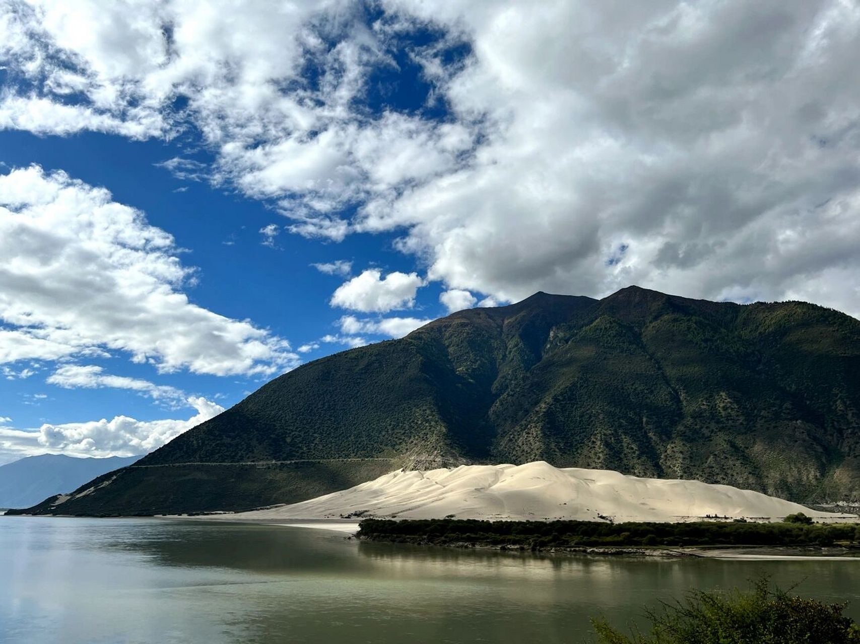 丹娘沙丘|佛掌 沿着雅鲁藏布大峡谷从西至东断断续续分布着大量的沙丘