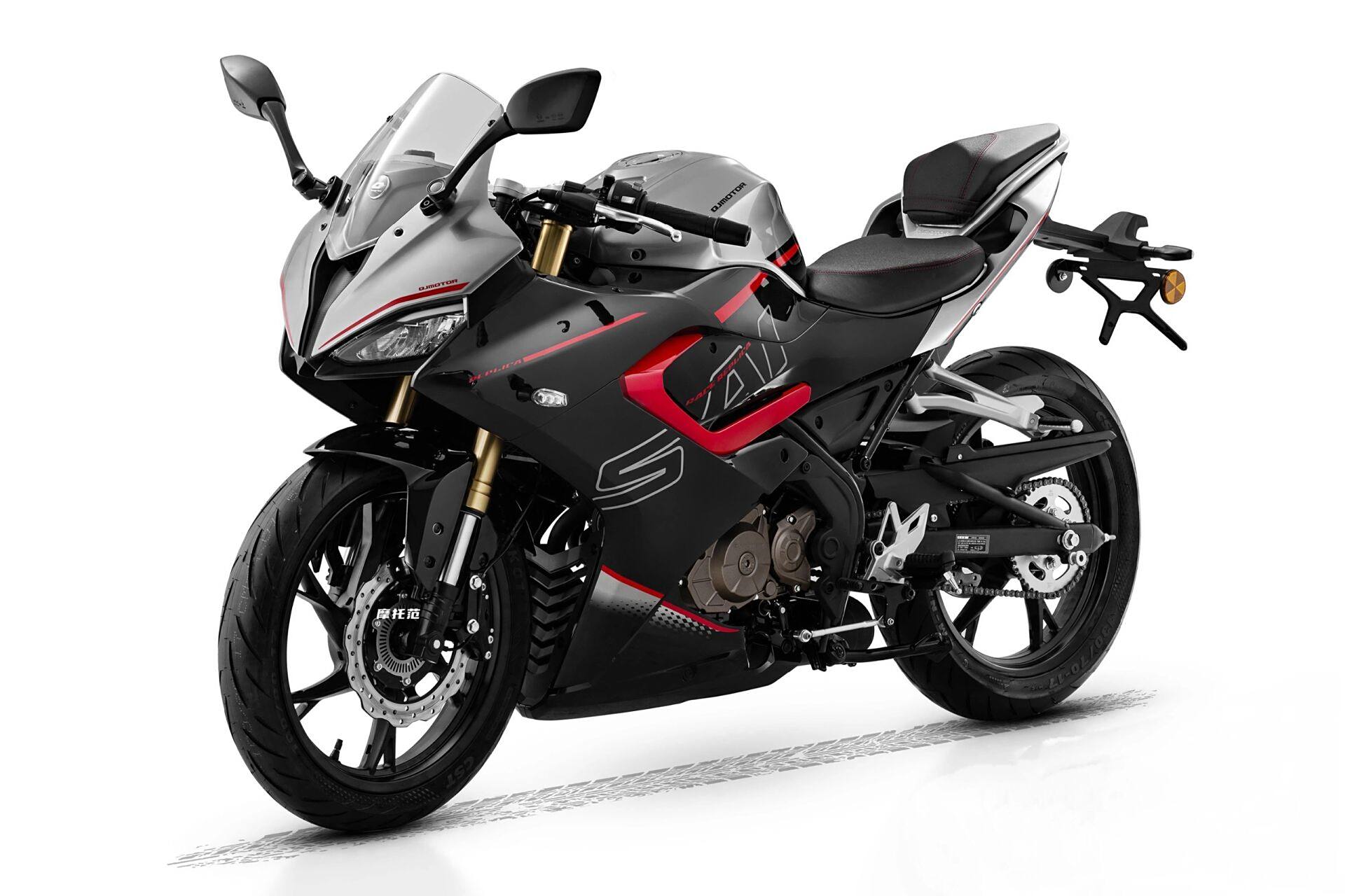 一款150cc的仿赛车来了 刚发布完闪350,又出新款,不得不说钱江摩托这