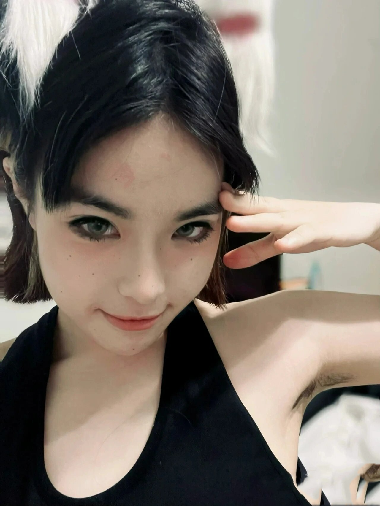 美女腋毛 女生看到美女腋毛也会很兴奋