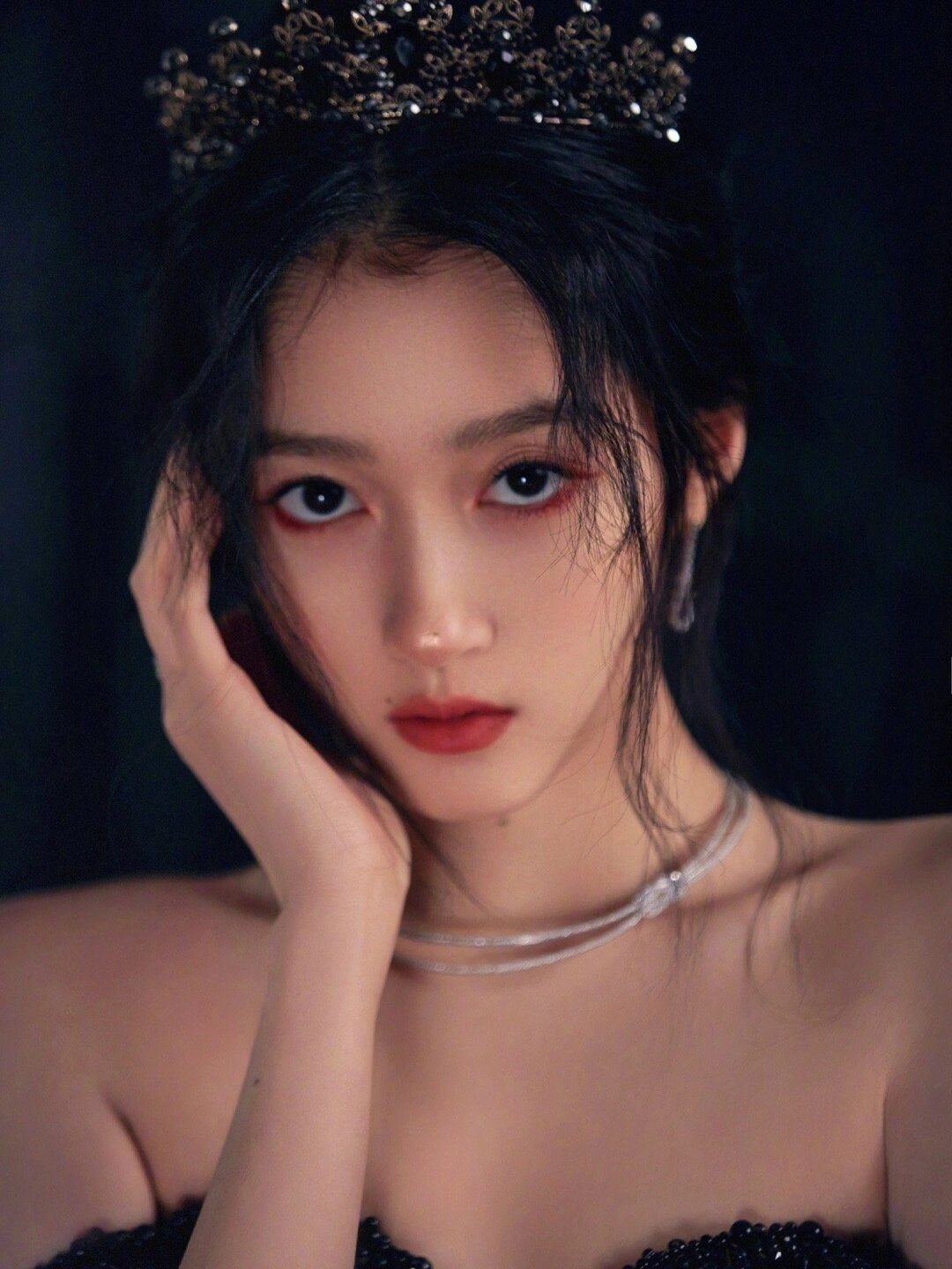 明星写真014 【关晓彤】 参考元素: 女王 皇冠 权杖