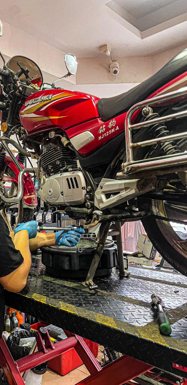 铃木钻豹!125cc!什么燃油车都可以用 所以不要再问125可以用吗?