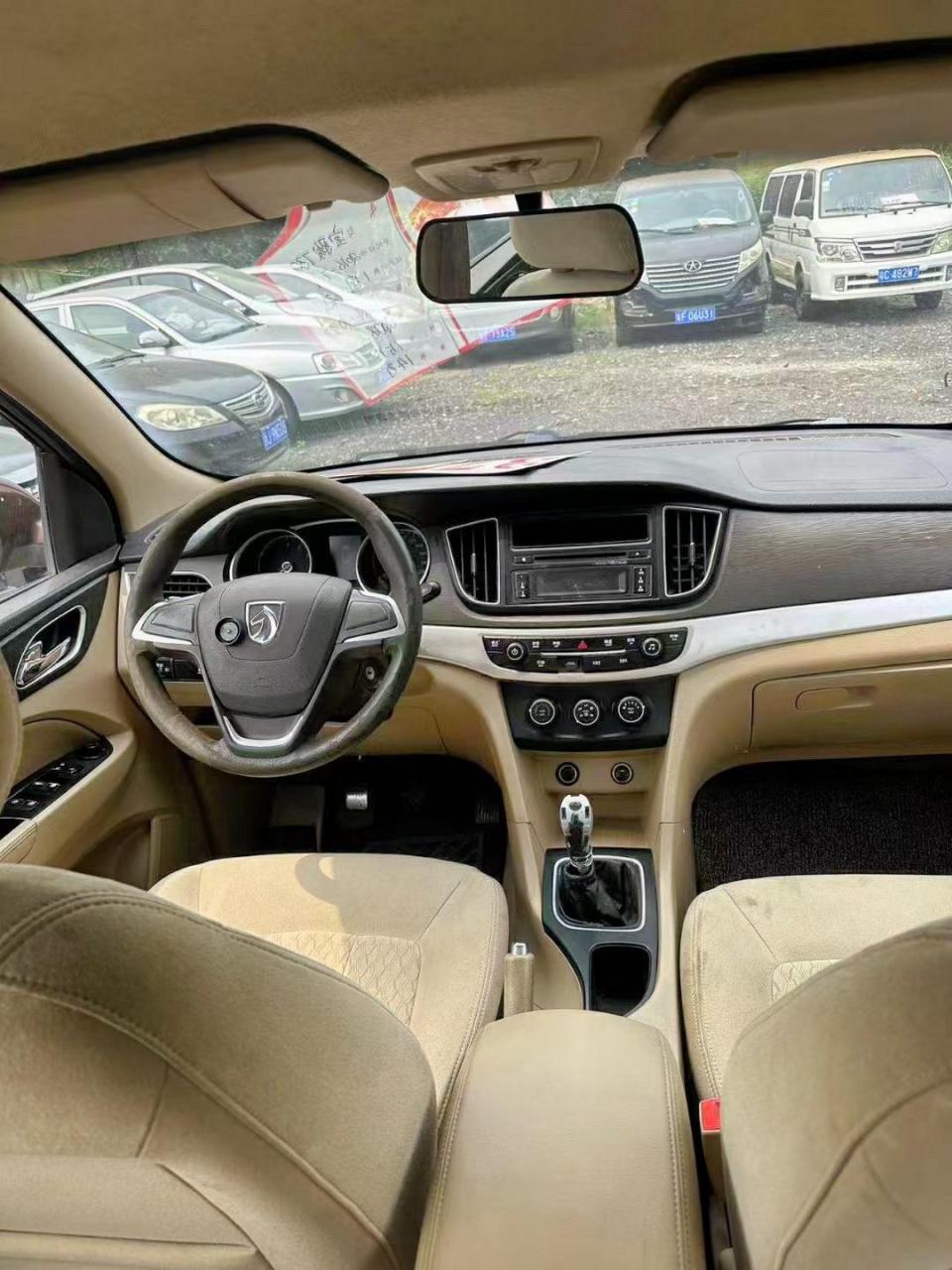 汽车整车16年7月份上牌宝骏730,1.