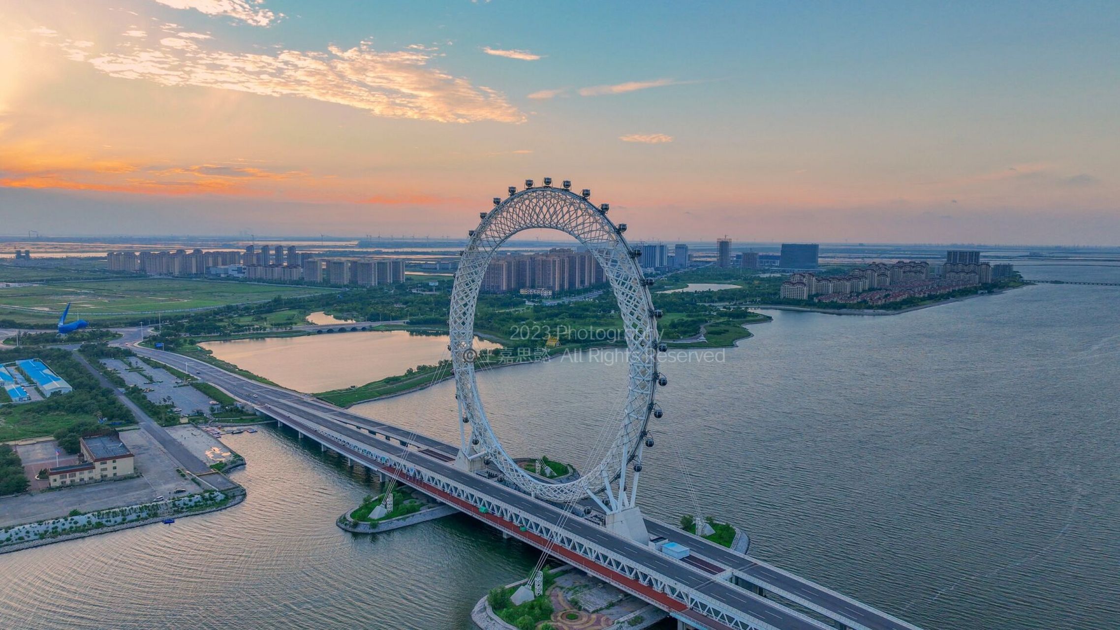 世界上最高的无轴式摩天轮竟然在山东潍坊市 "渤海之眼"摩天轮,位于