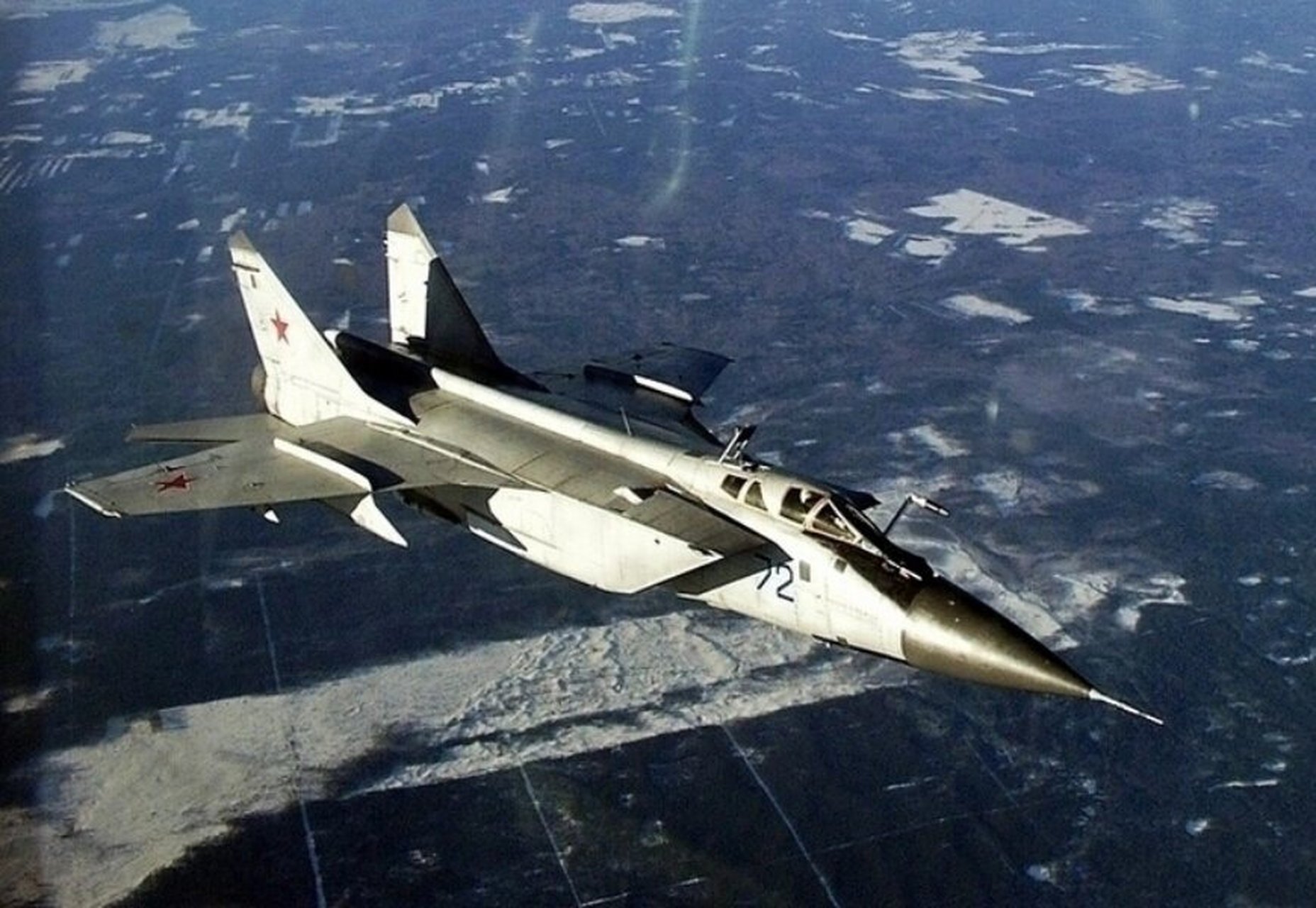 米格-25截击机  米格-25战斗机(英文:mig-25 fighter,俄文:МиГ-25