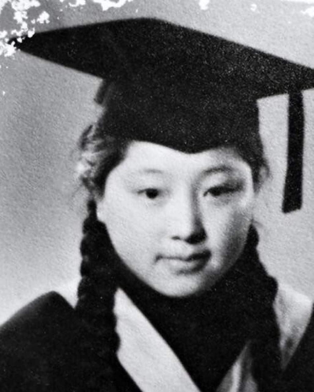 1978年,"两弹元勋"钱三强的夫人何泽慧去市场买菜,小贩看何泽慧穿着