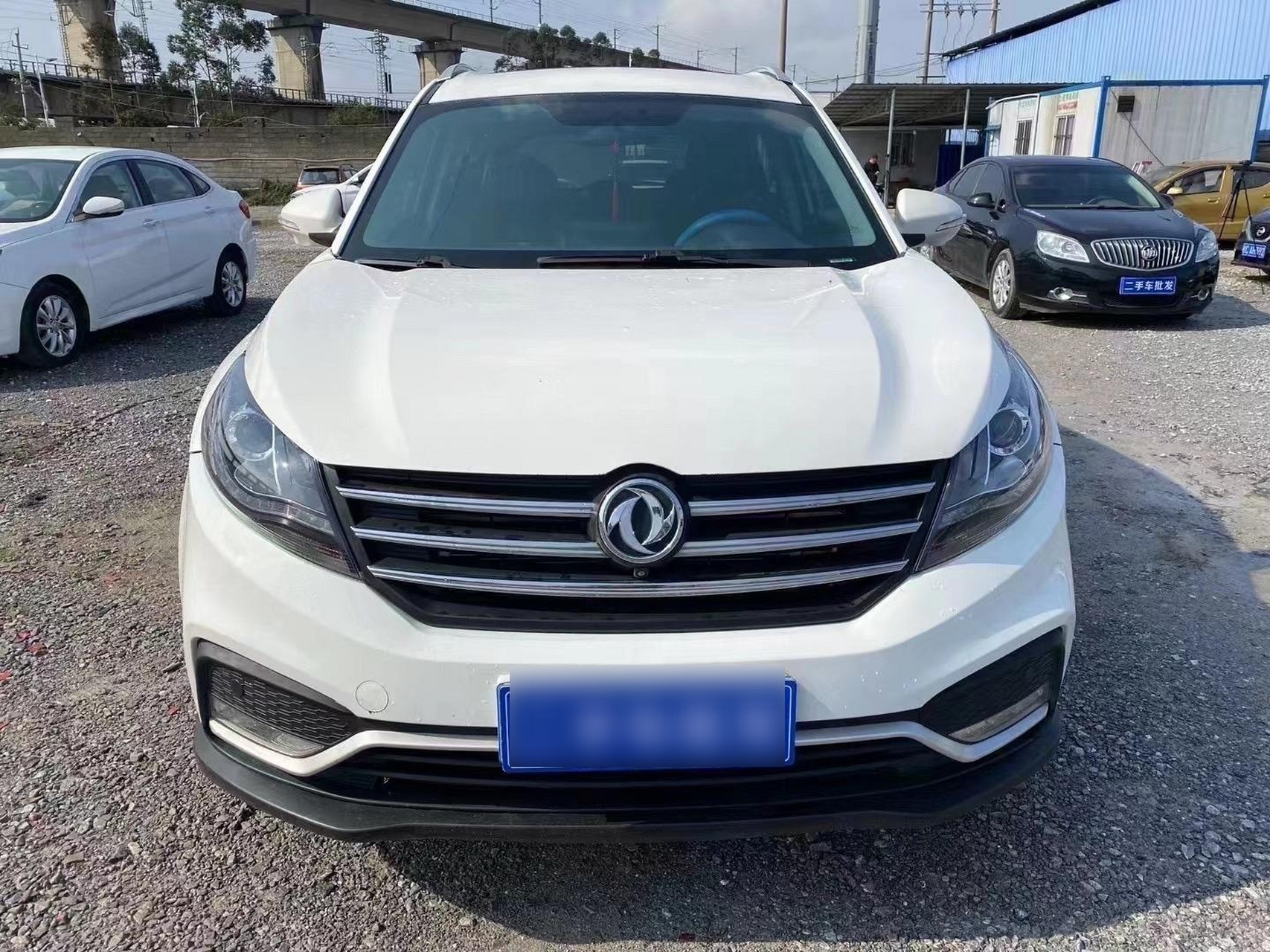 5t自动挡,8万多公里,保险到2024年8月,前面小顶,无泡水无火烧!