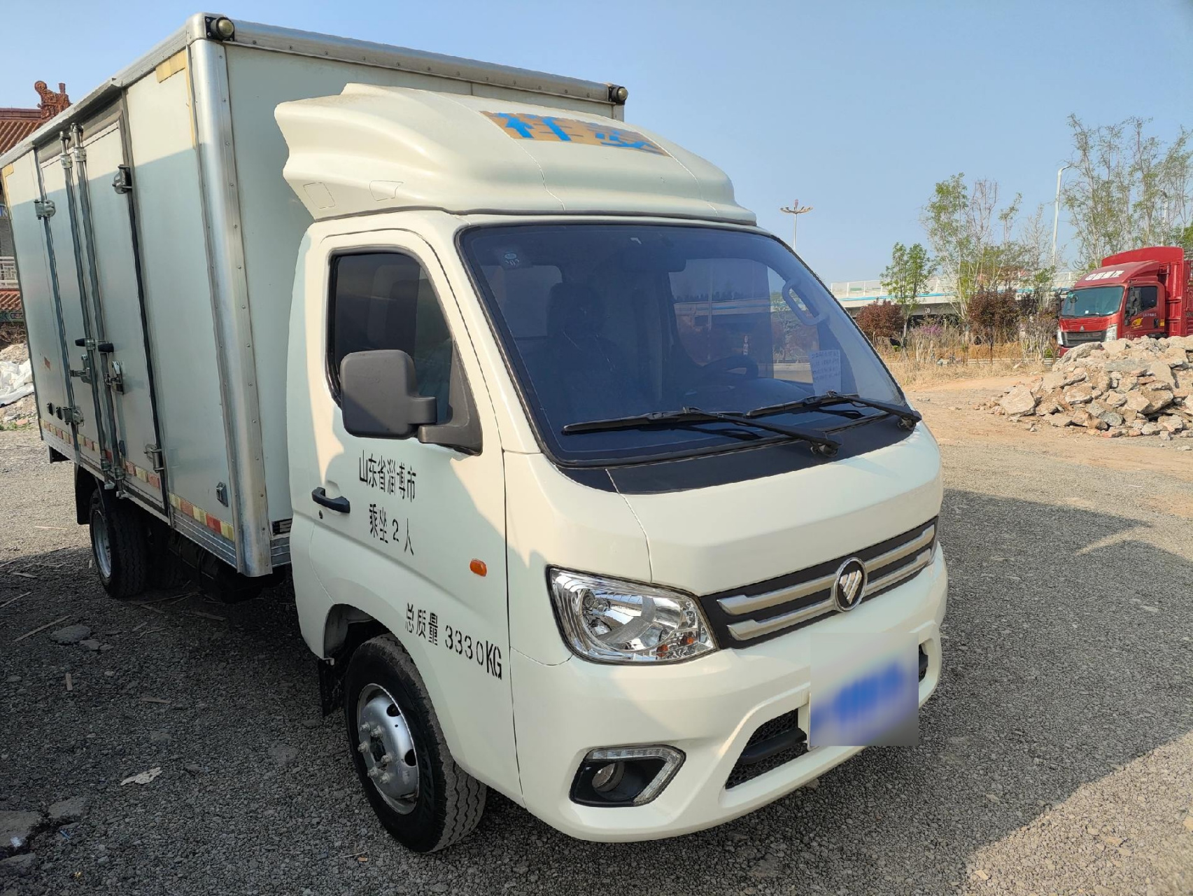 新到20年祥菱m2六轮厢货,厢长3.7米,1.6升国六发动机,空调,电动车窗.