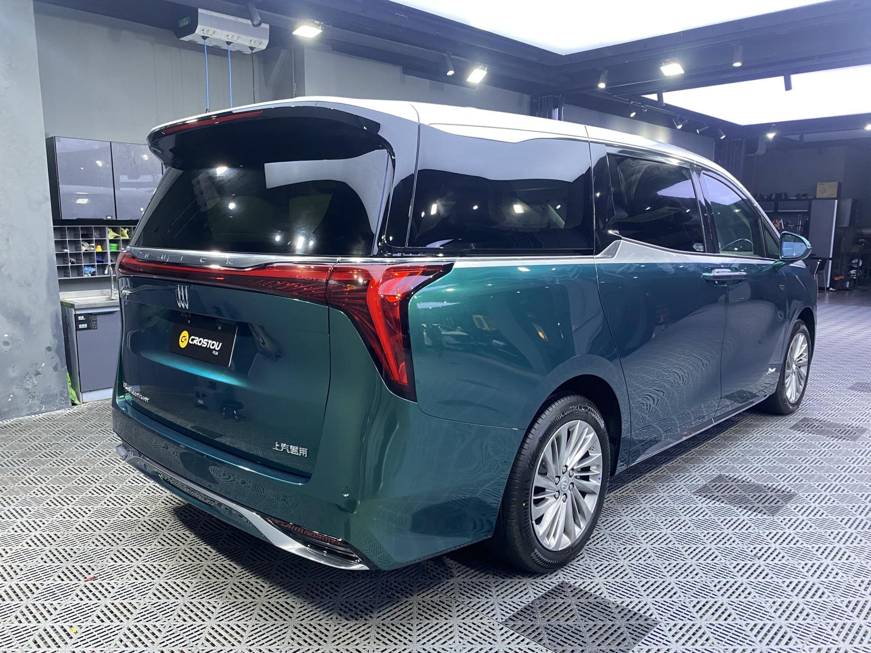 别克 gl8 世纪 金属银 璀璨皇改色.