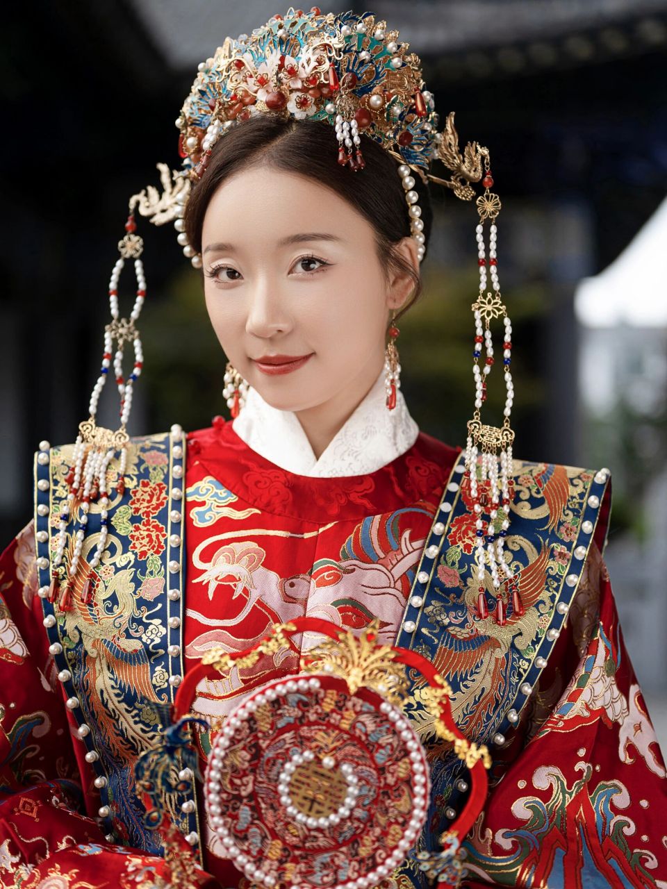 979797 婚纱照与明制汉服的相遇 恰如一场浪漫的邂逅 凤冠霞帔