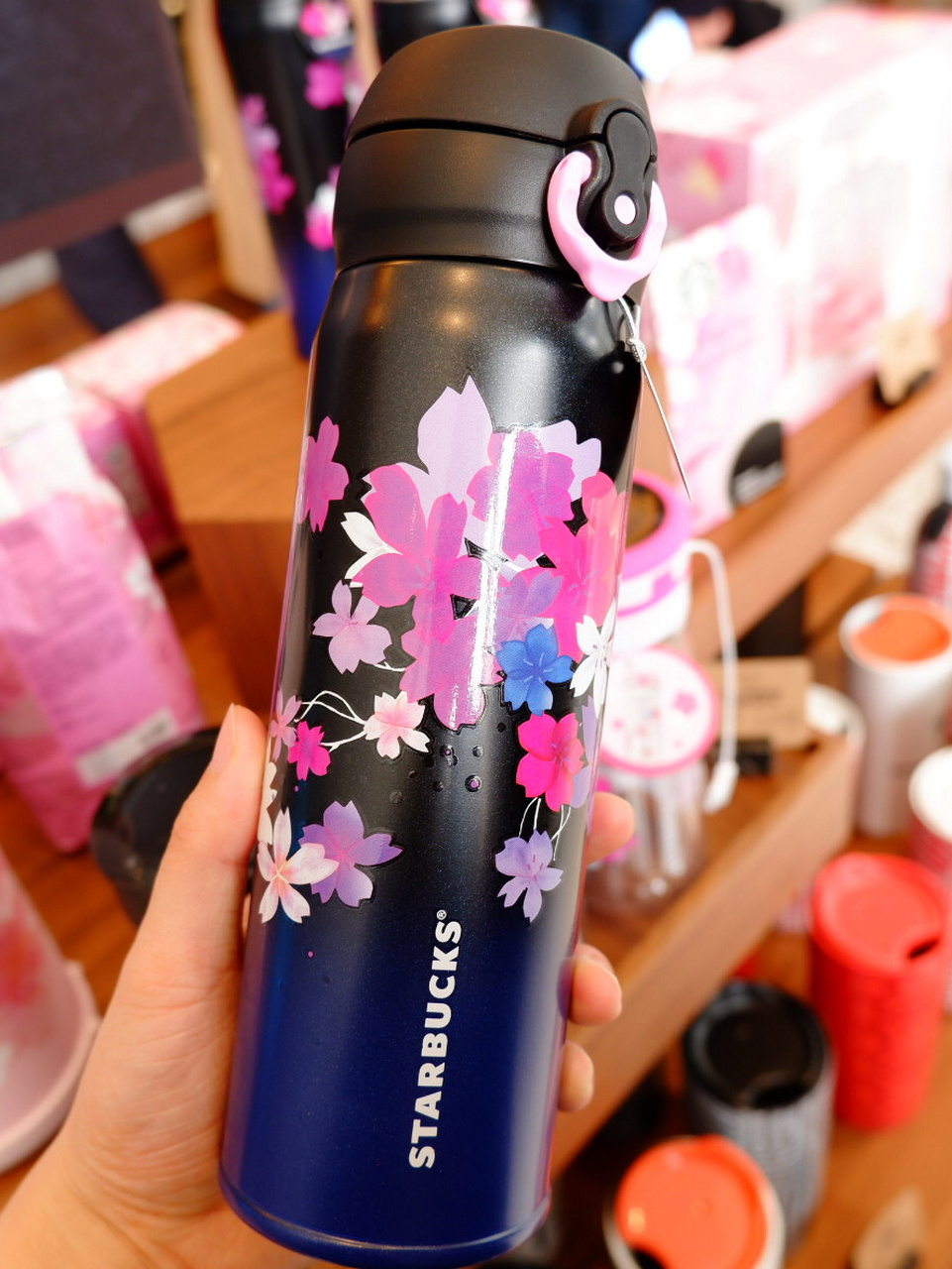 星巴克浪漫樱花季新品打卡[照相机][照相机] 樱花系列最近真的炒鸡火