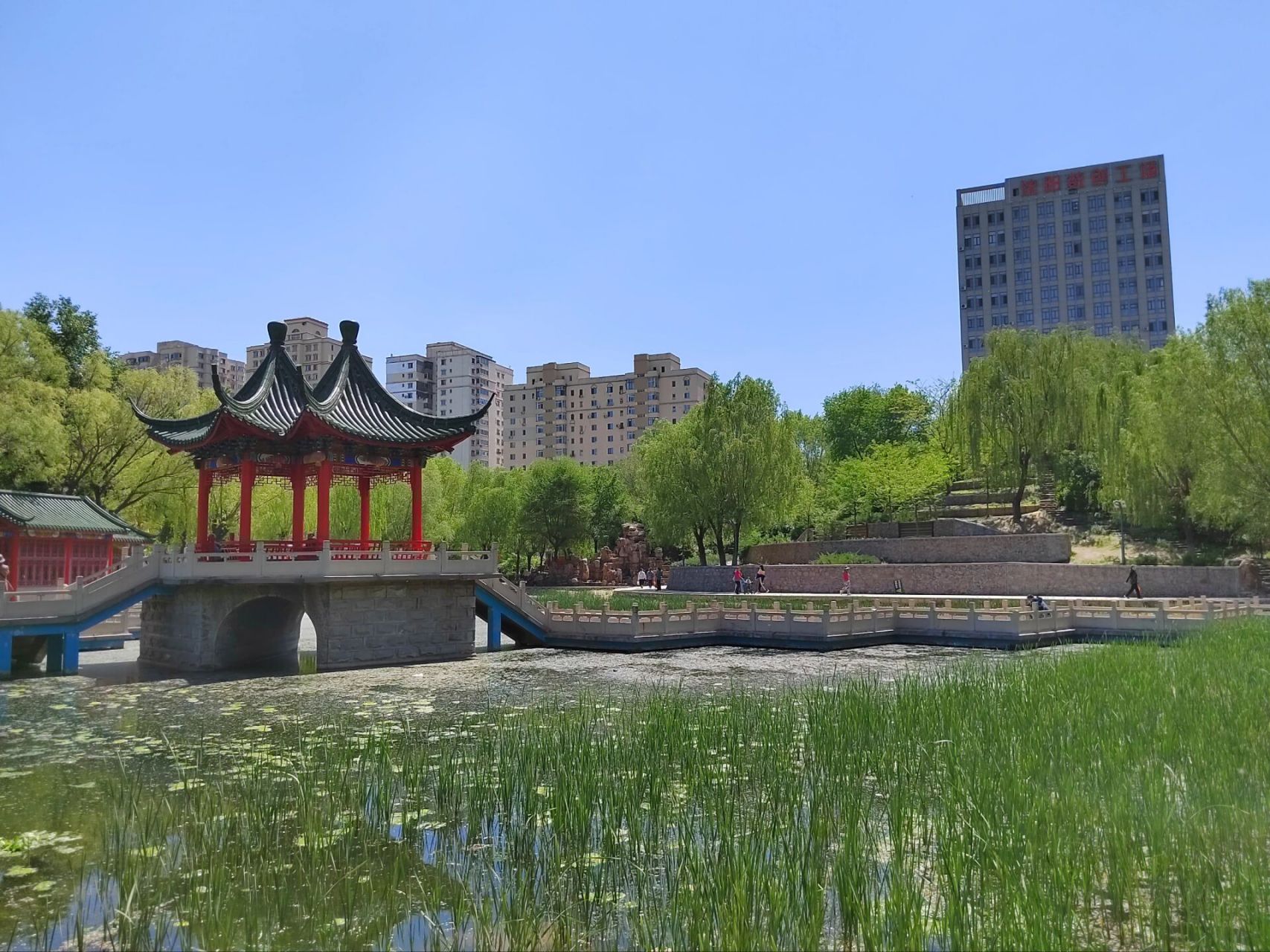 沈阳百鸟公园   百鸟公园位于皇姑区崇山路,辽宁大学对面  交通:地铁