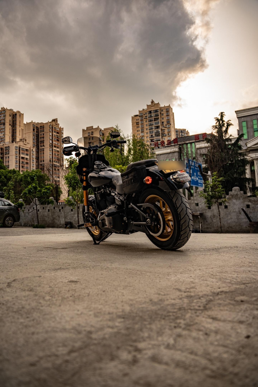 哈雷肥霸club style改装.