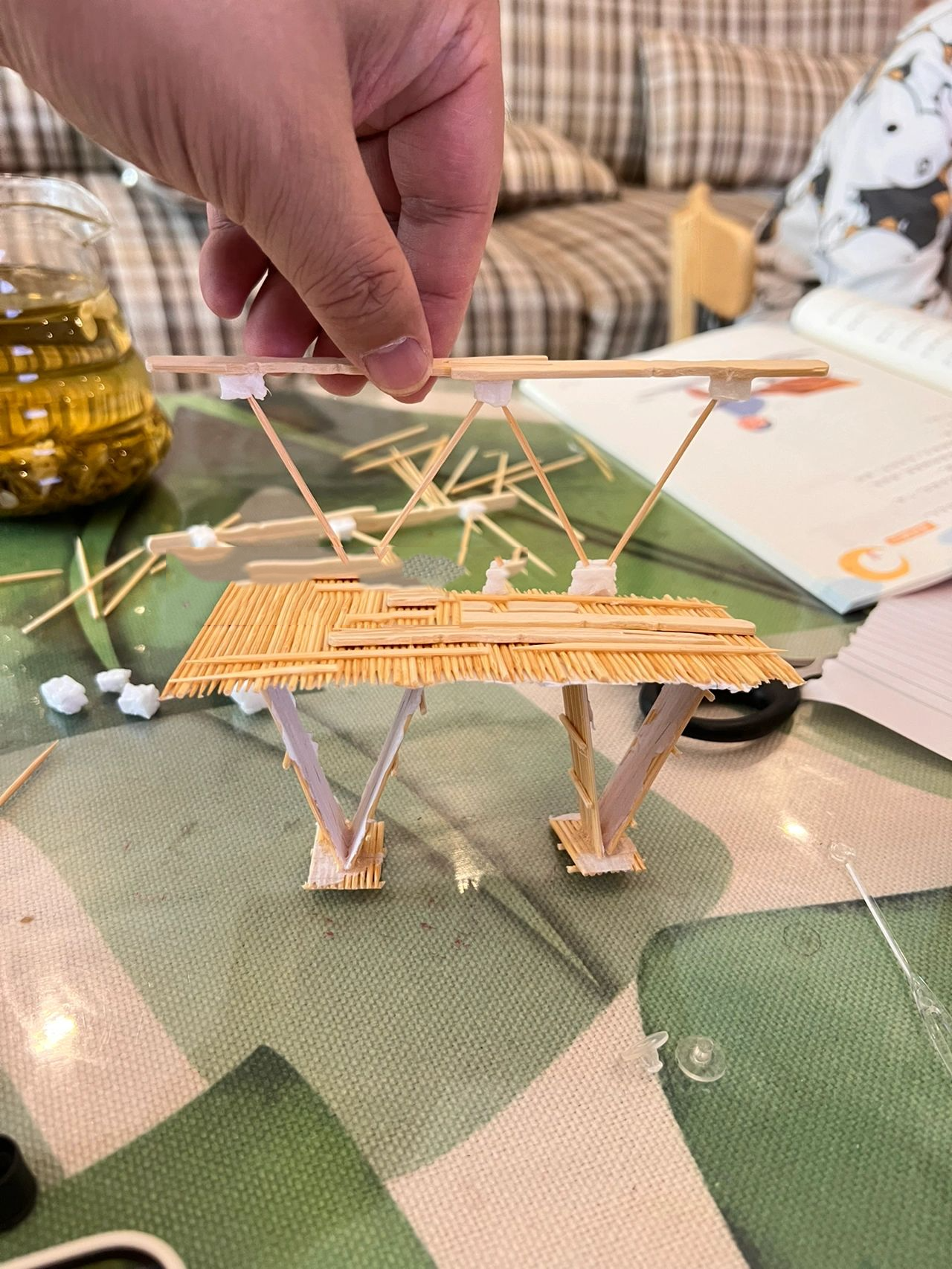 关键点在于有个心灵手巧的爸比.能写能唱还能做手工.